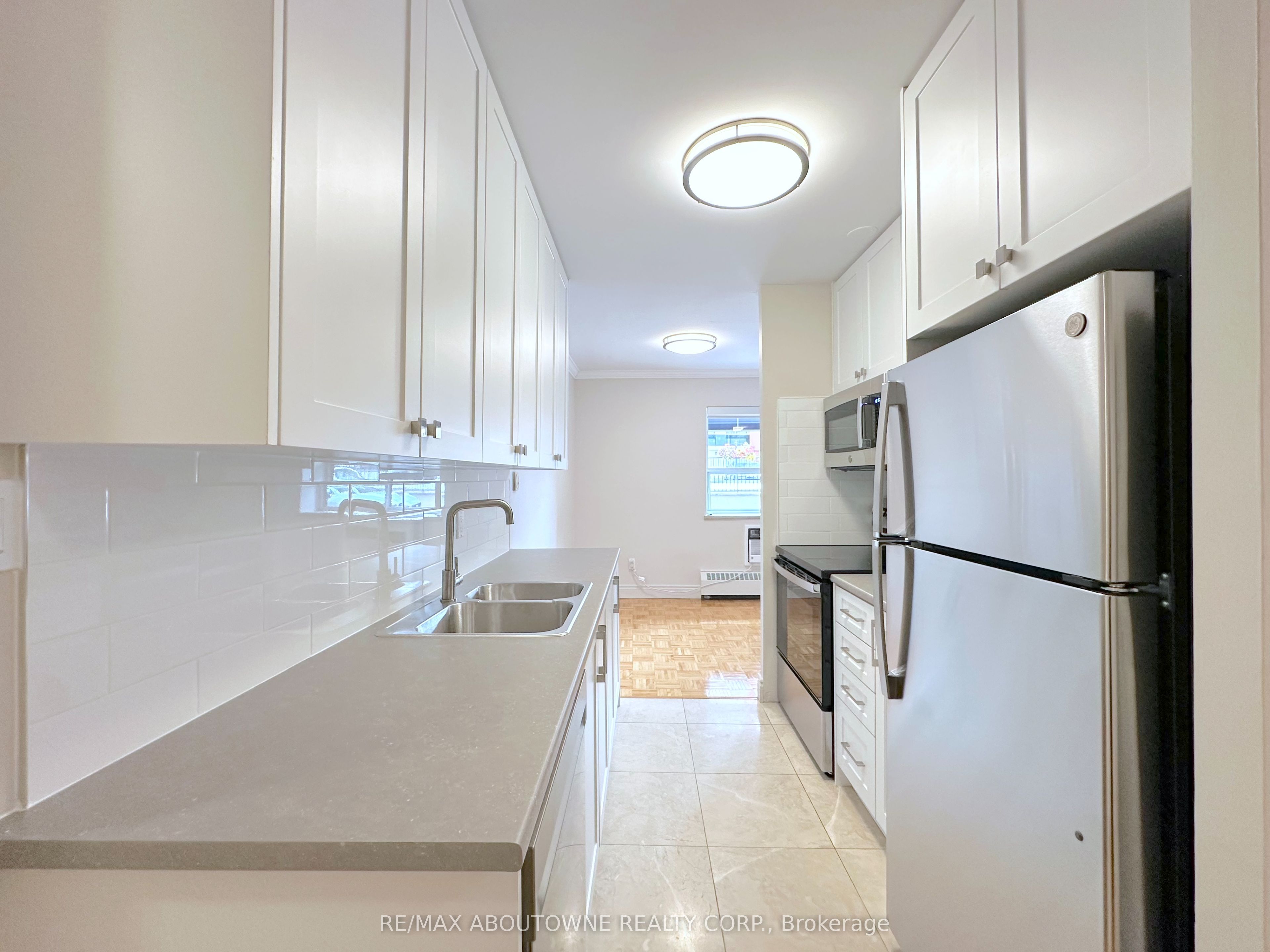 135 Allan Street 109 Property Photo 6