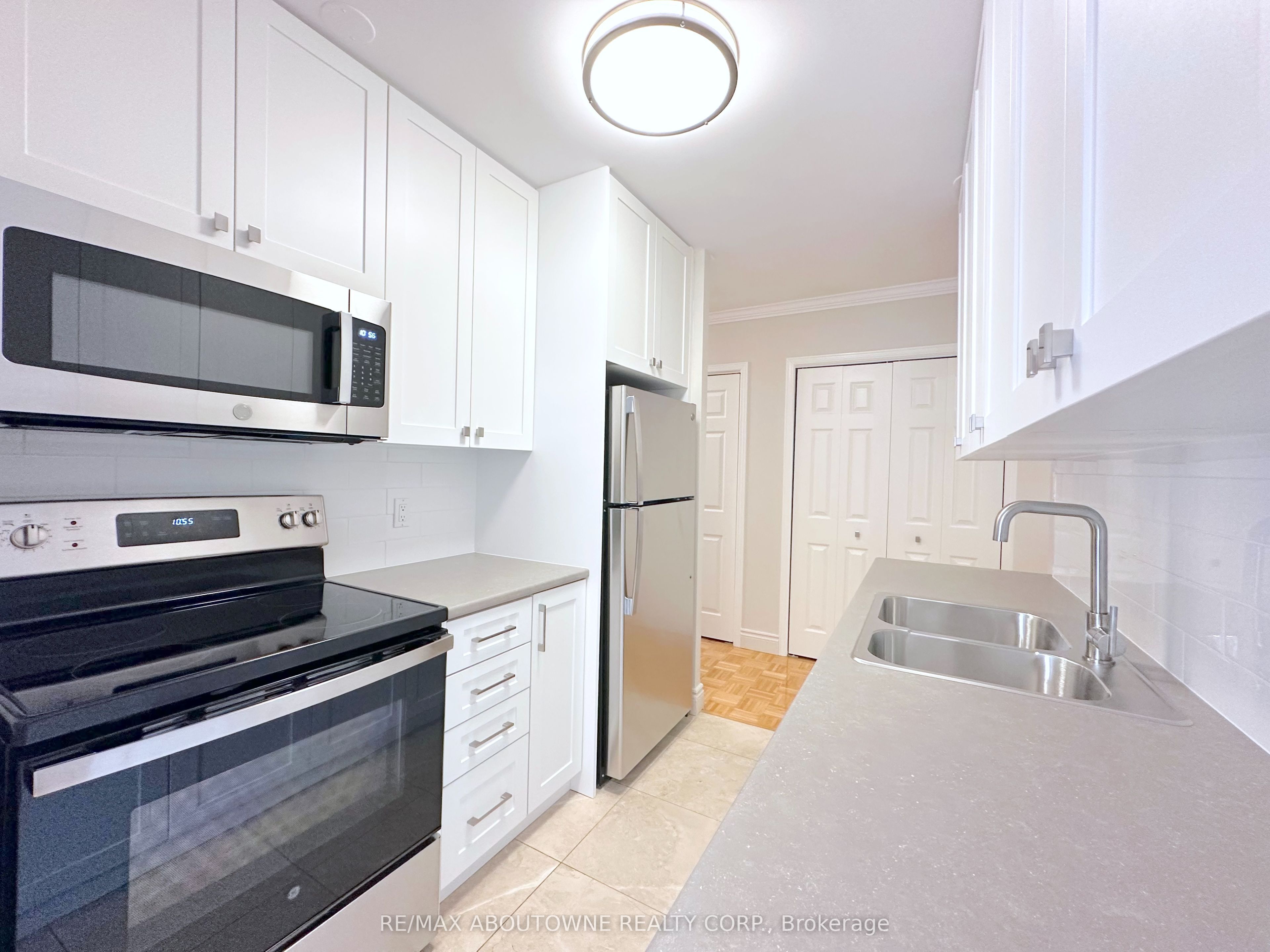 135 Allan Street 109 Property Photo 8