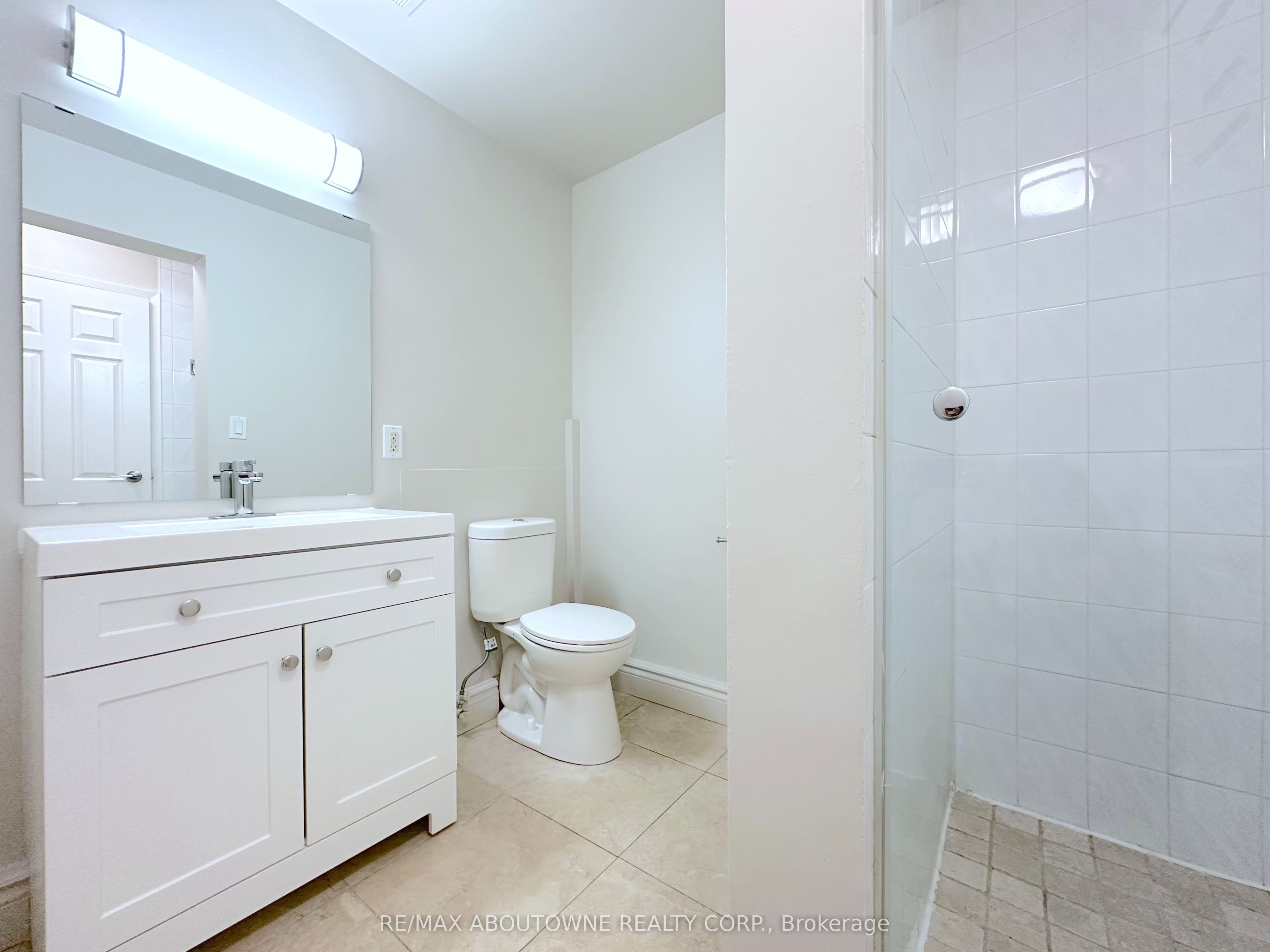 135 Allan Street 109 Property Photo 11