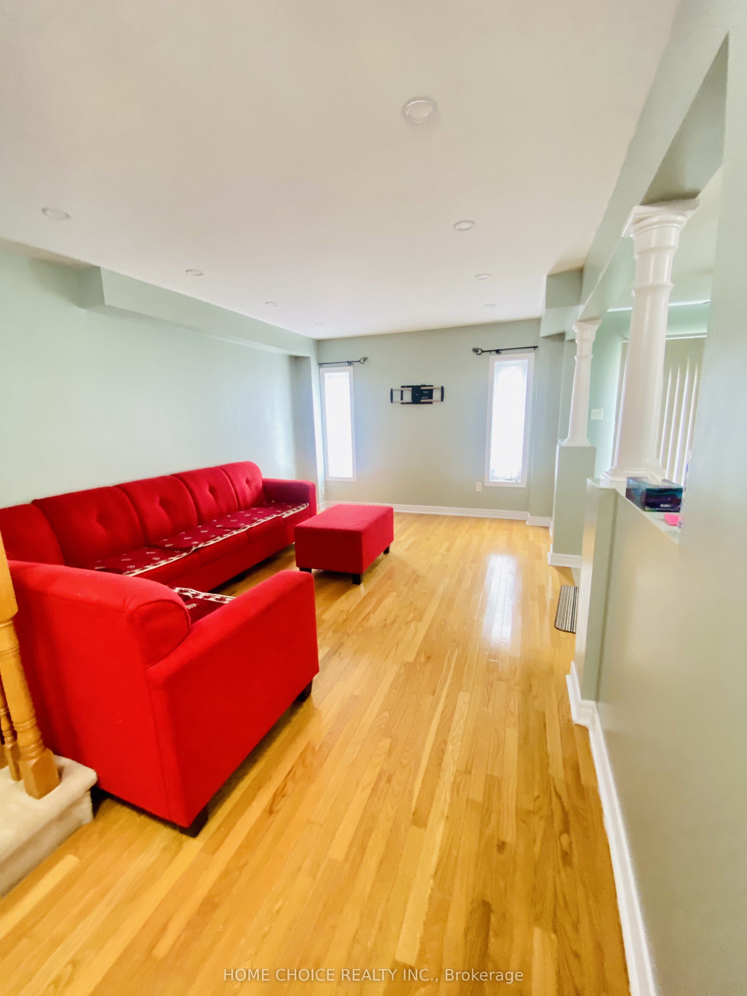 36 Earl Grey Crescent Property Photo 4