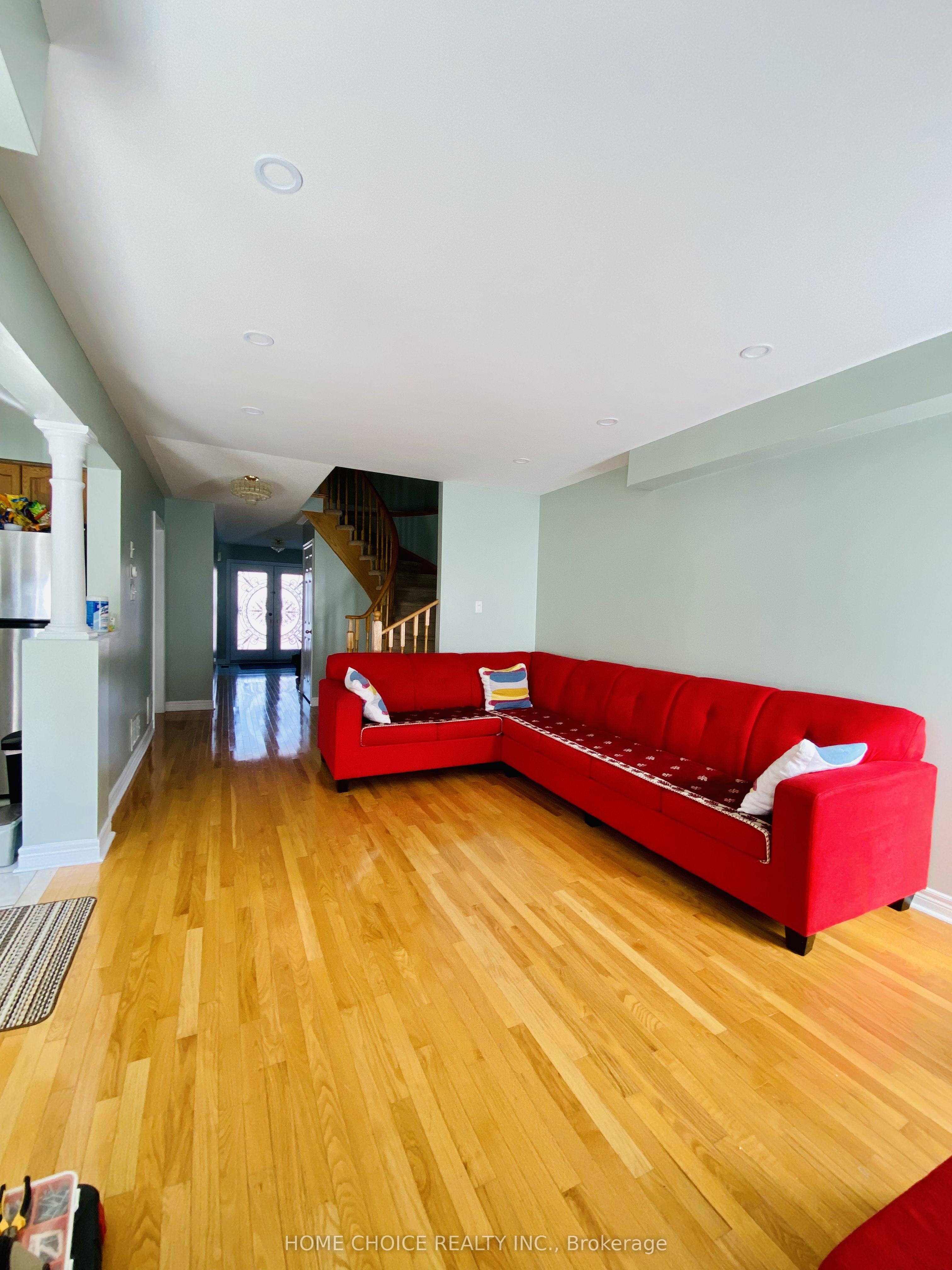 36 Earl Grey Crescent Property Photo 5