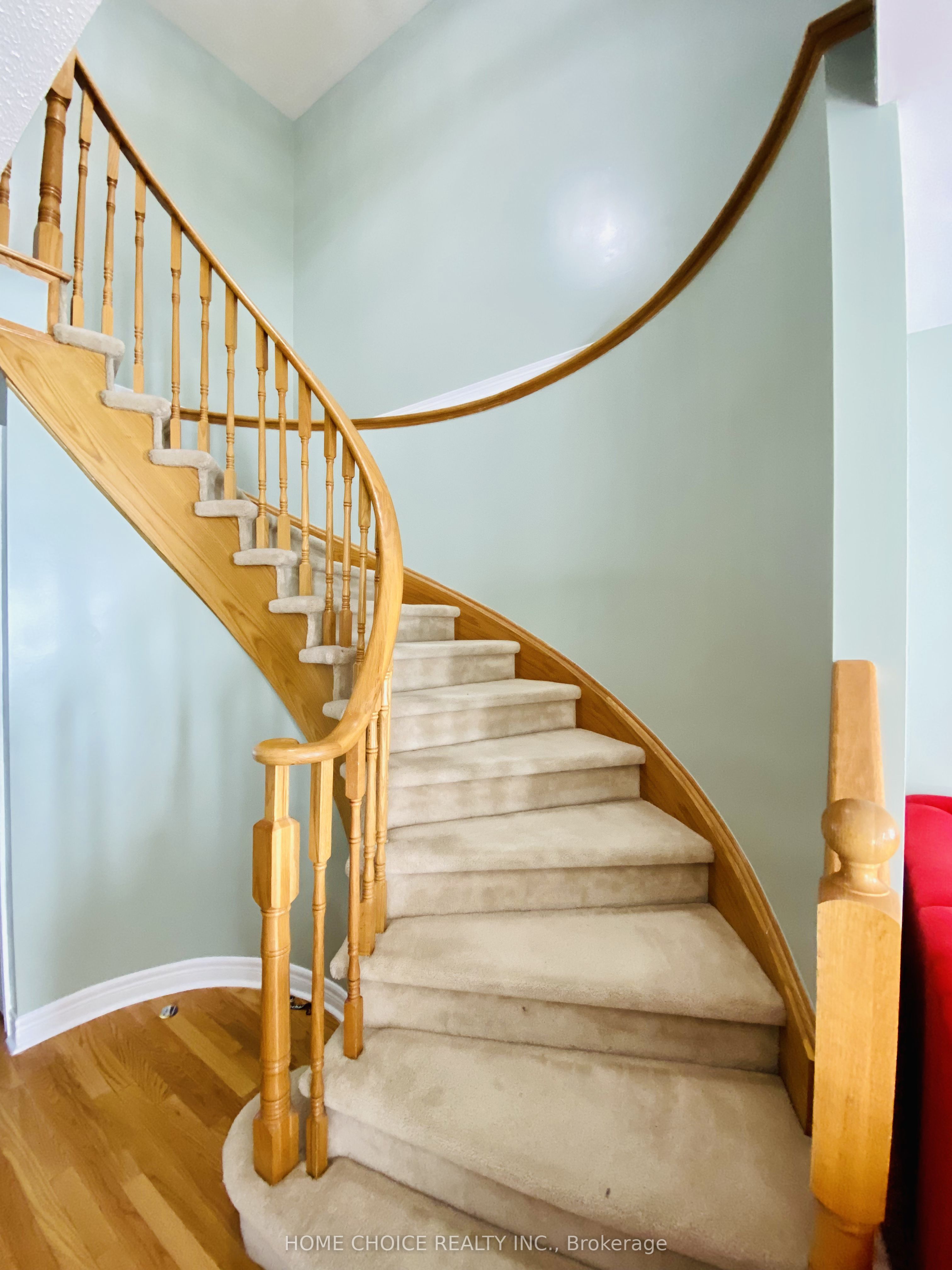 36 Earl Grey Crescent Property Photo 9