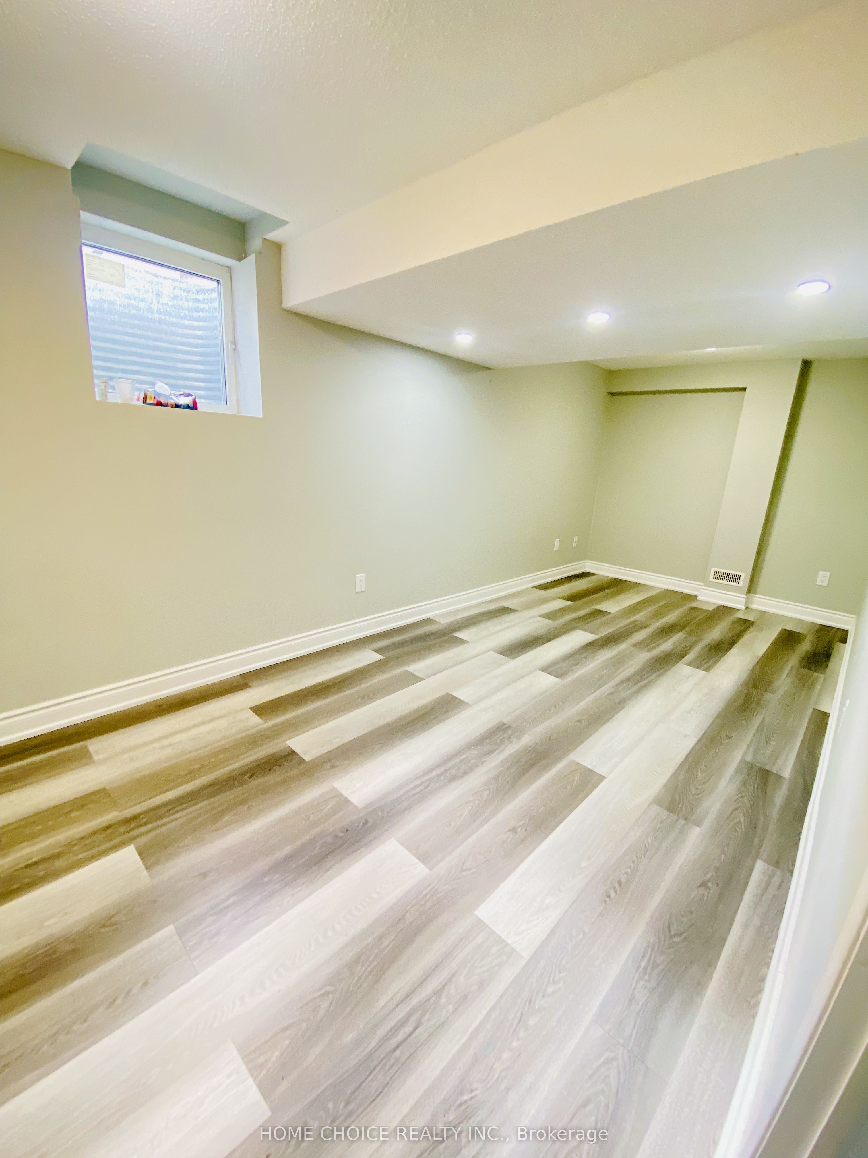 36 Earl Grey Crescent Property Photo 21