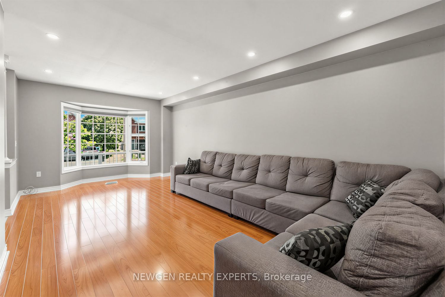 10 Checkerberry Crescent Property Photo 6