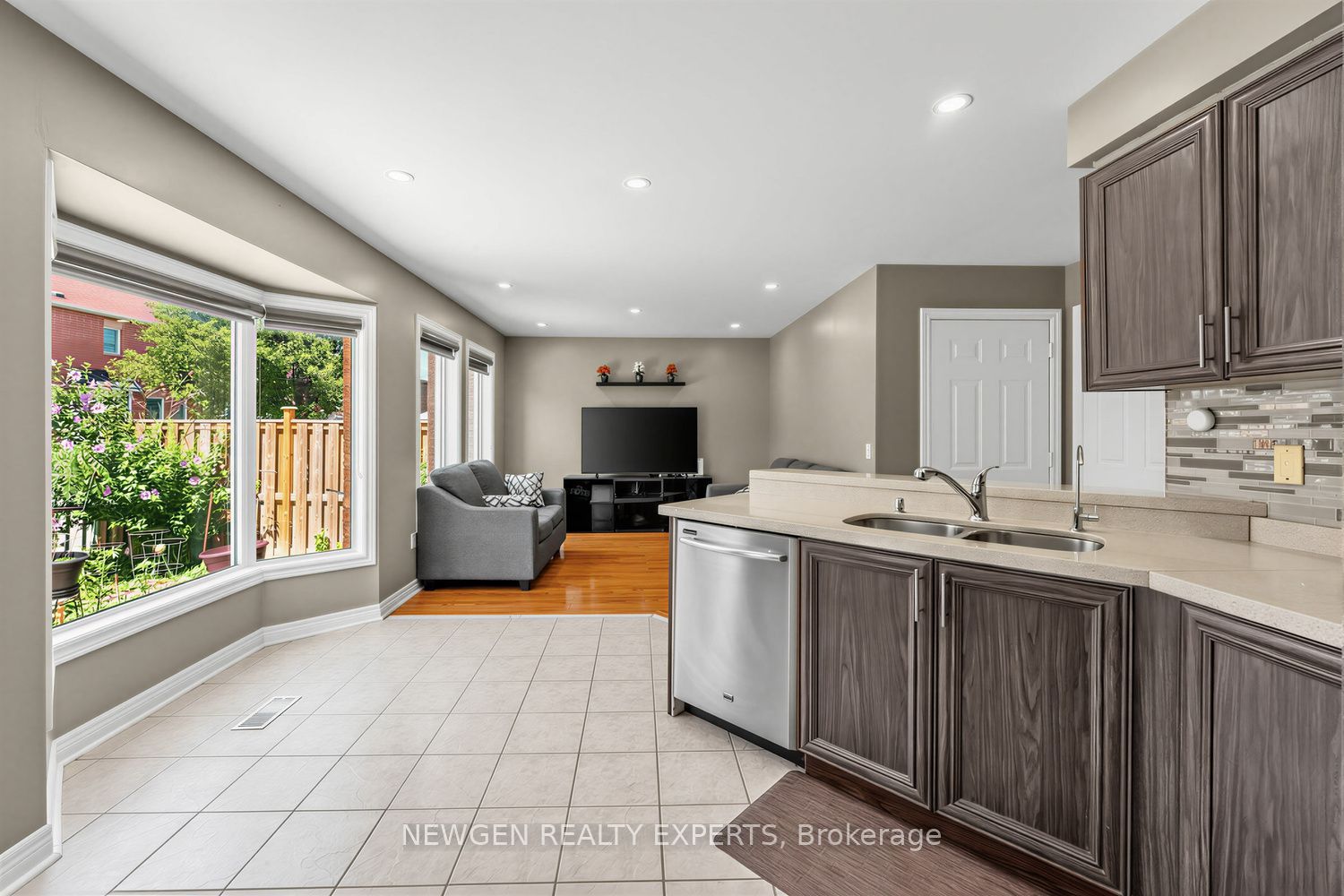 10 Checkerberry Crescent Property Photo 13