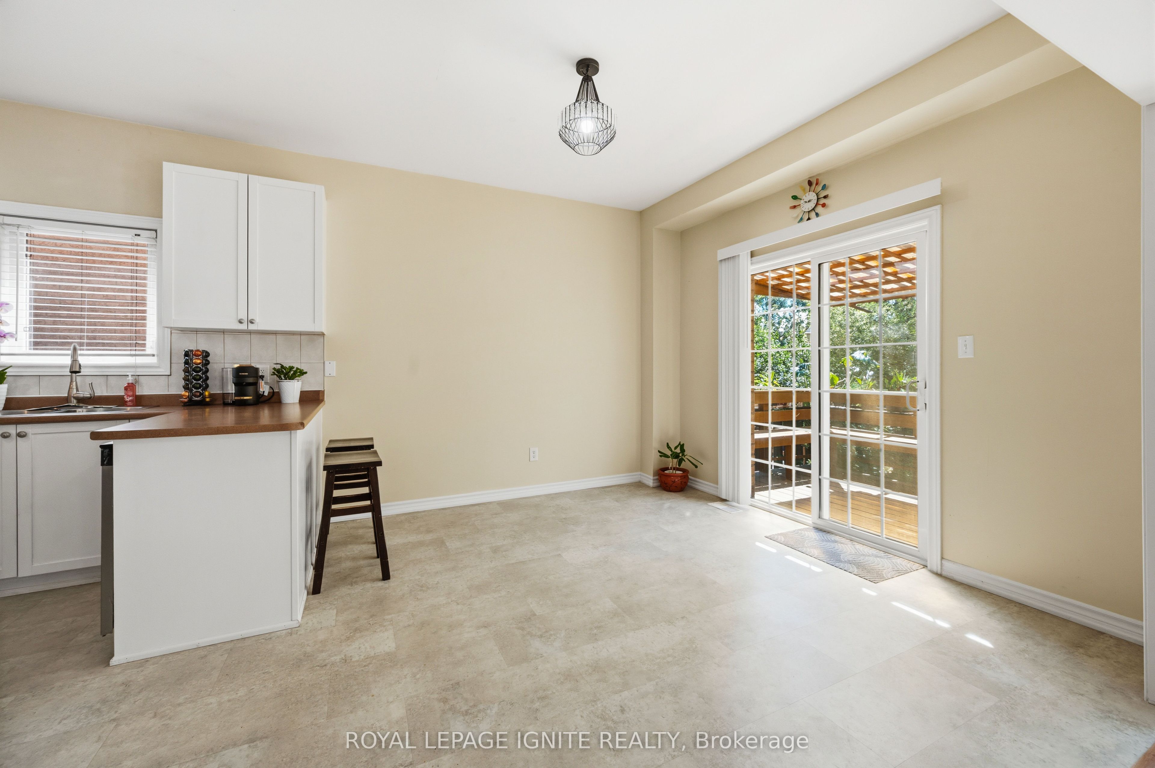 90 Sir Jacobs Crescent Property Photo 14