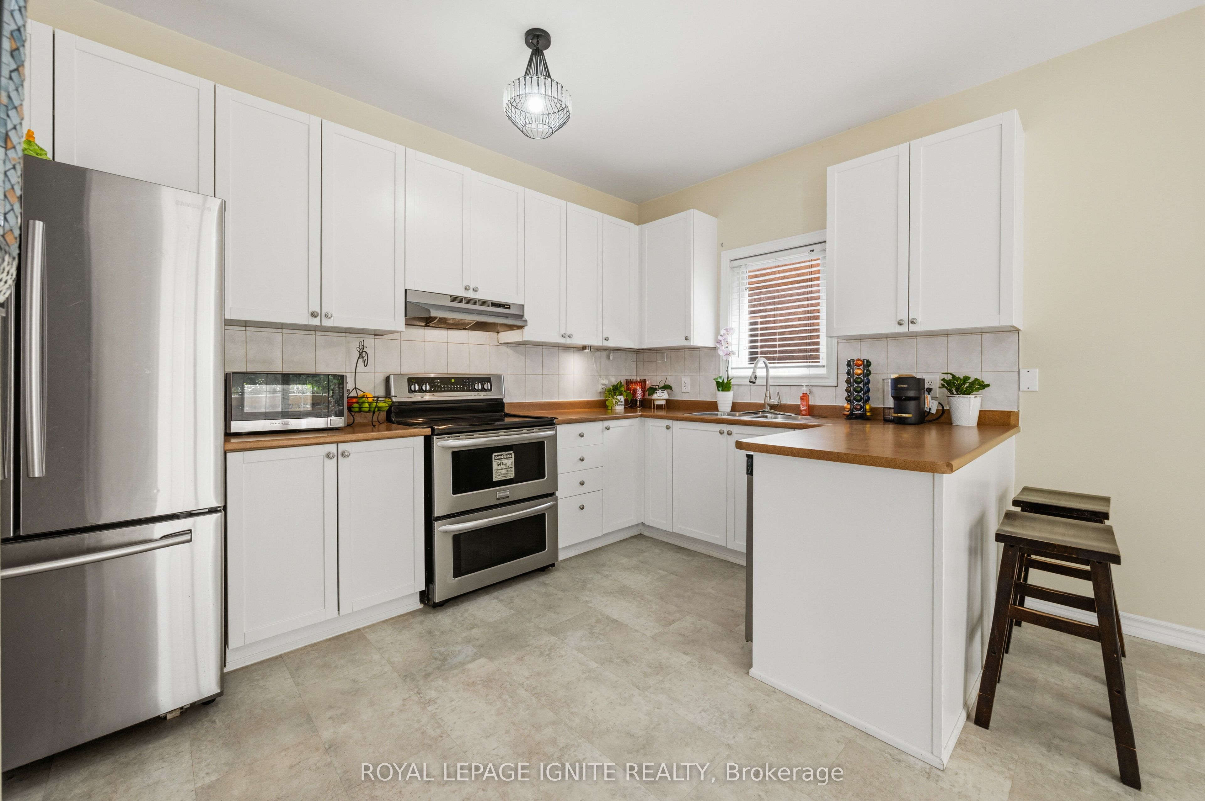 90 Sir Jacobs Crescent Property Photo 16