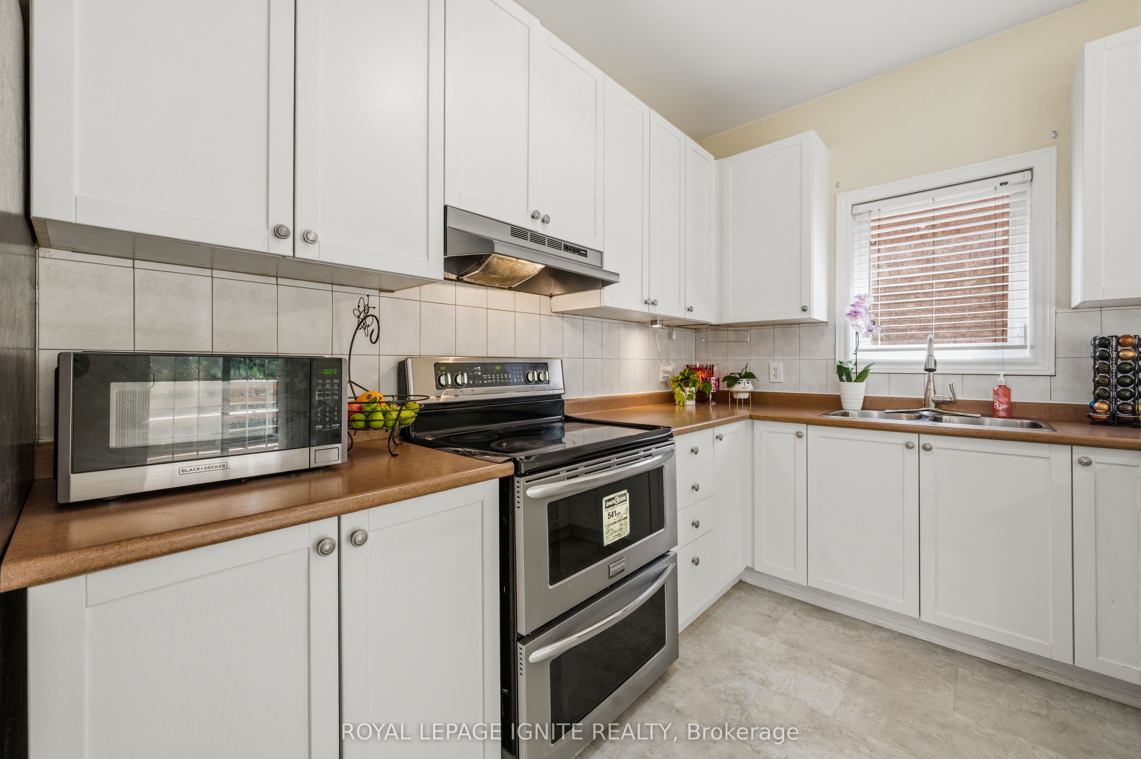 90 Sir Jacobs Crescent Property Photo 18