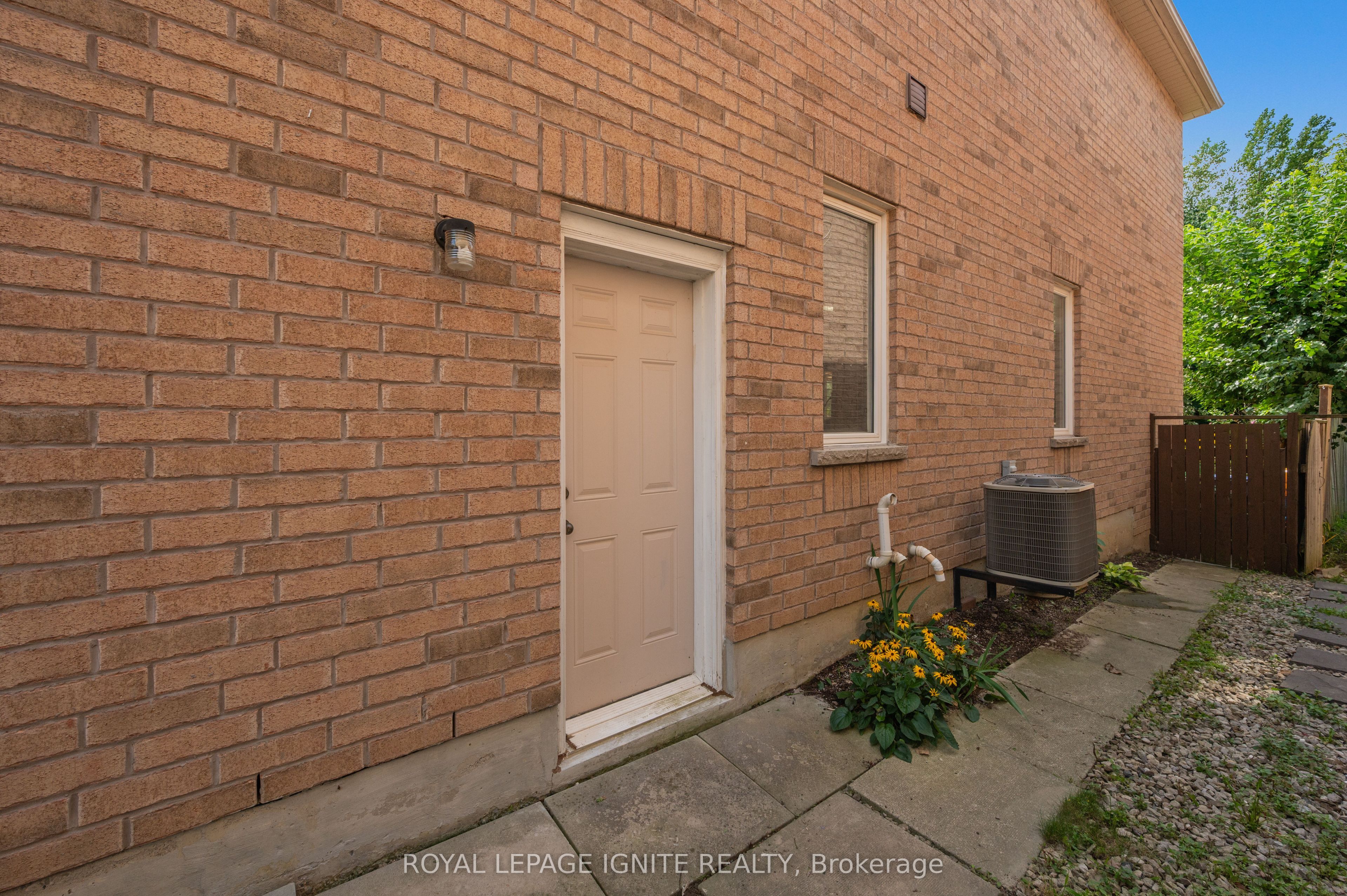 90 Sir Jacobs Crescent Property Photo 44