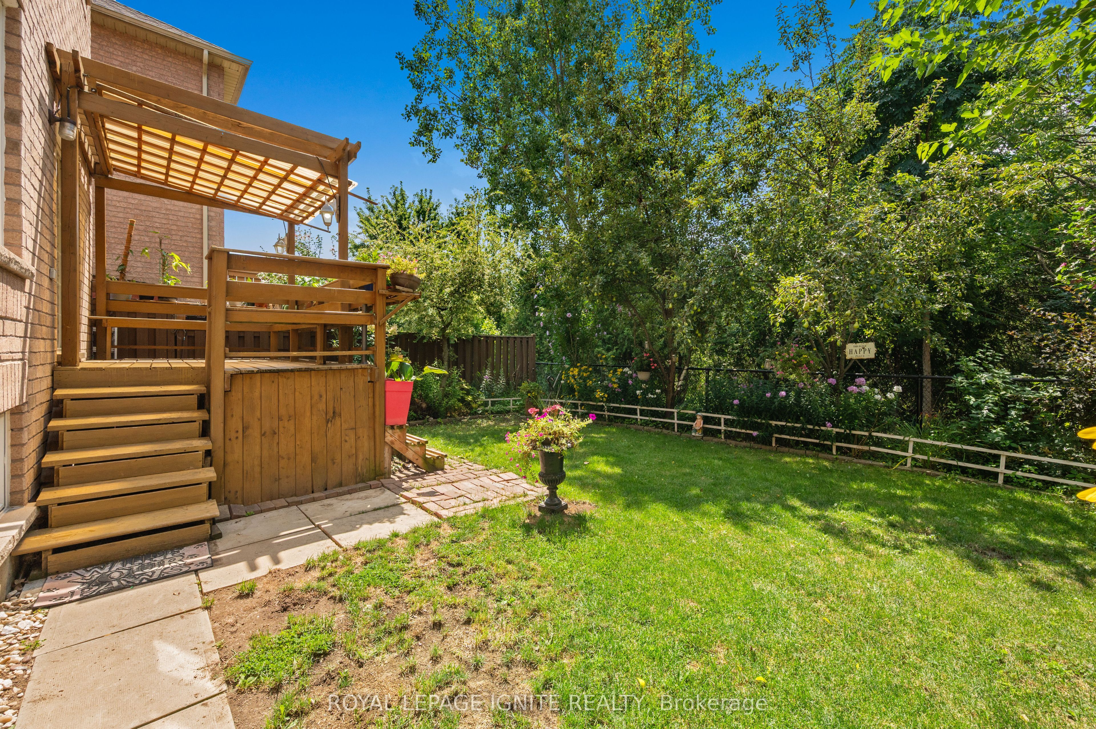 90 Sir Jacobs Crescent Property Photo 46