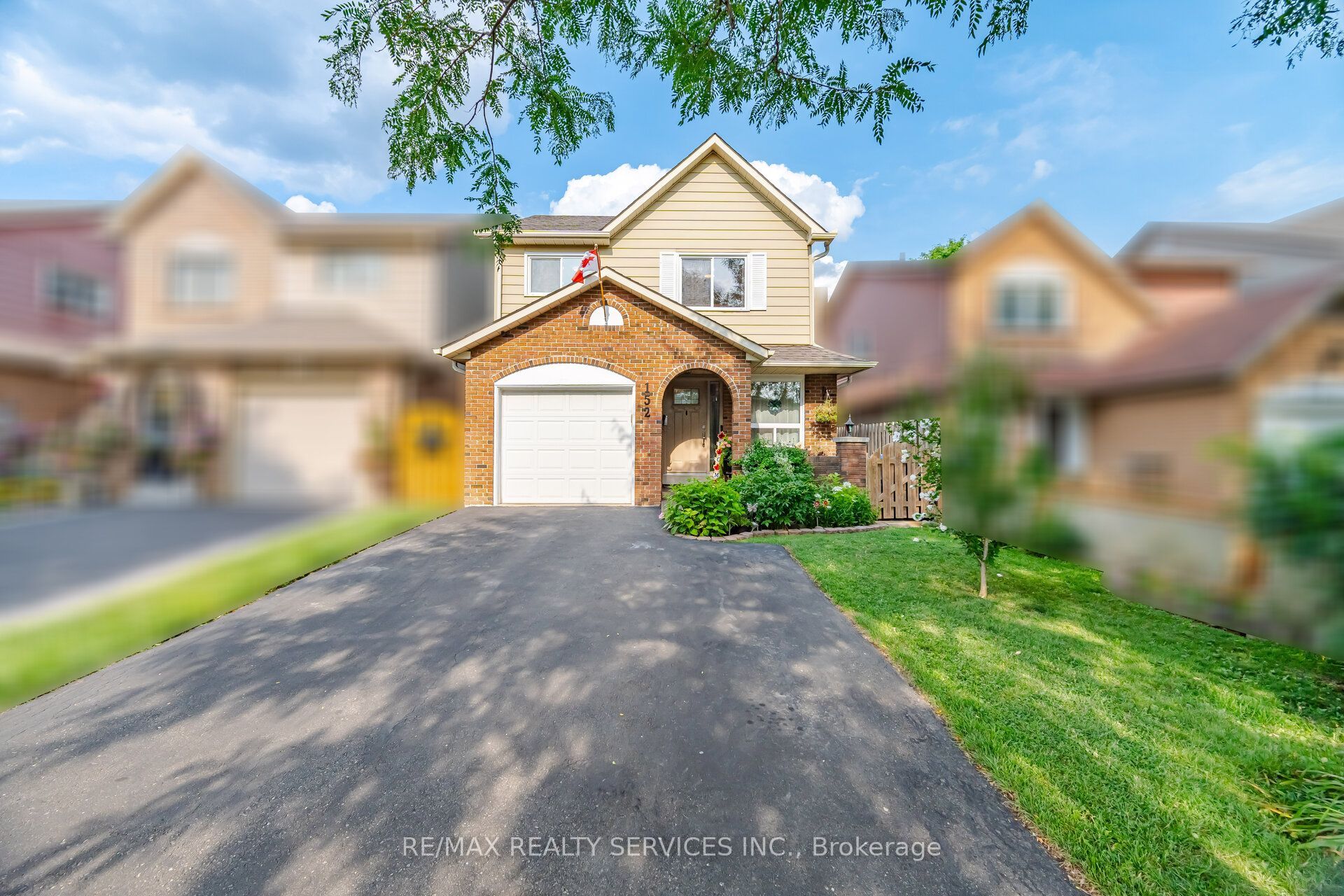 152 Weybridge Trail Property Photo 1