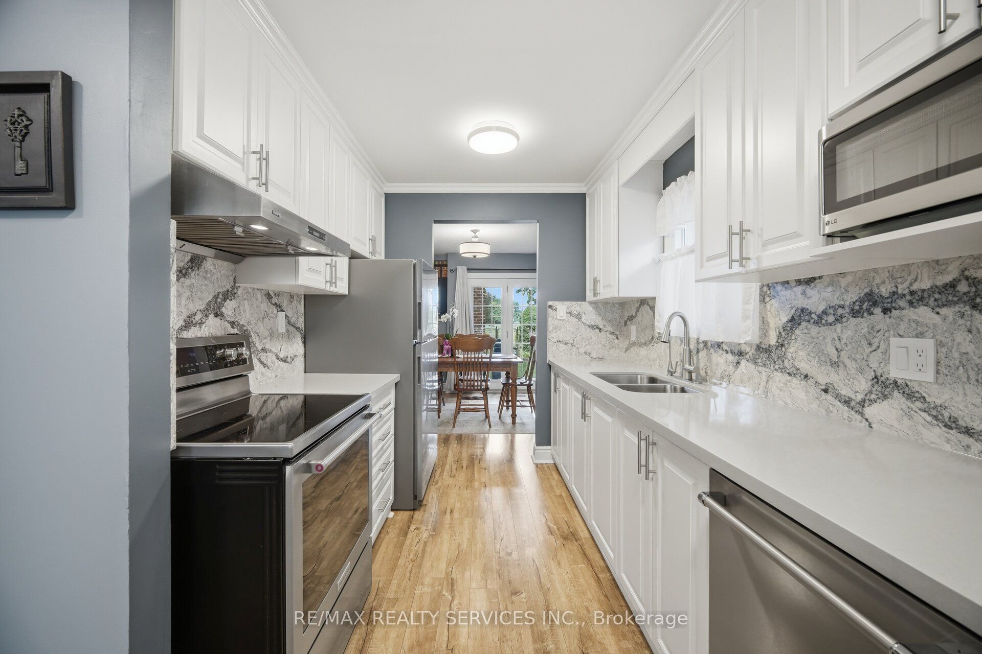 152 Weybridge Trail Property Photo 11