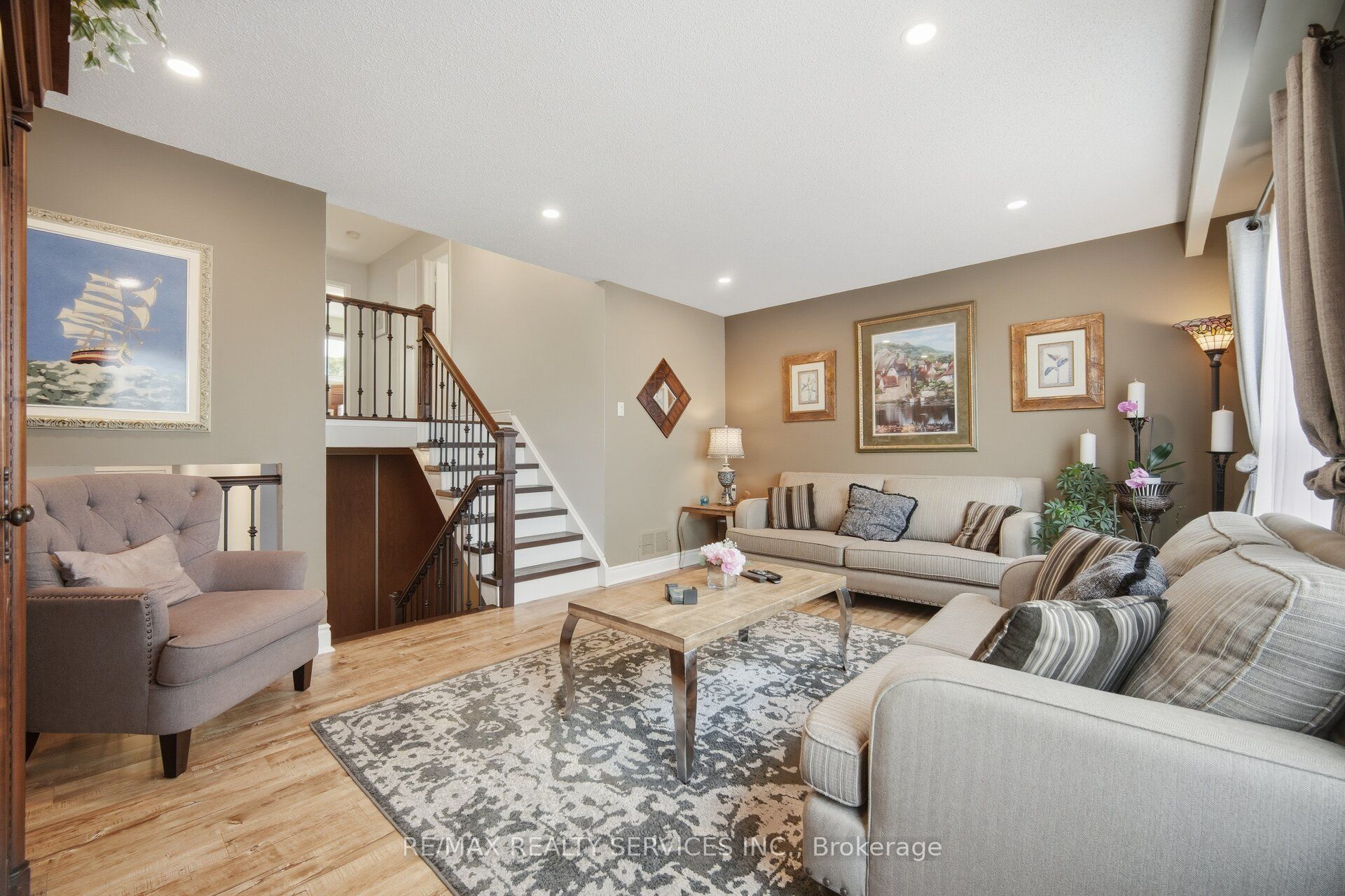 152 Weybridge Trail Property Photo 16