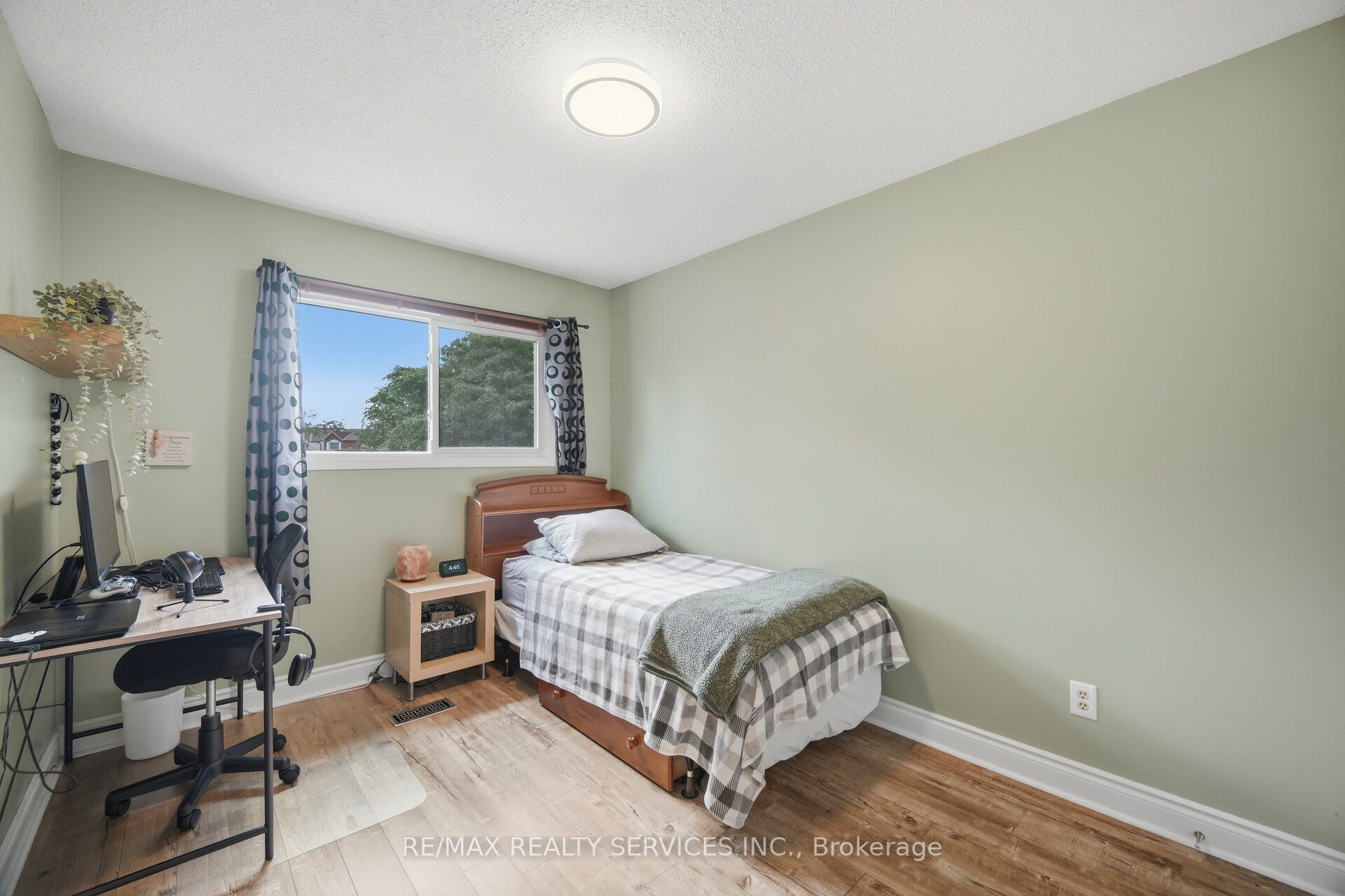 152 Weybridge Trail Property Photo 24