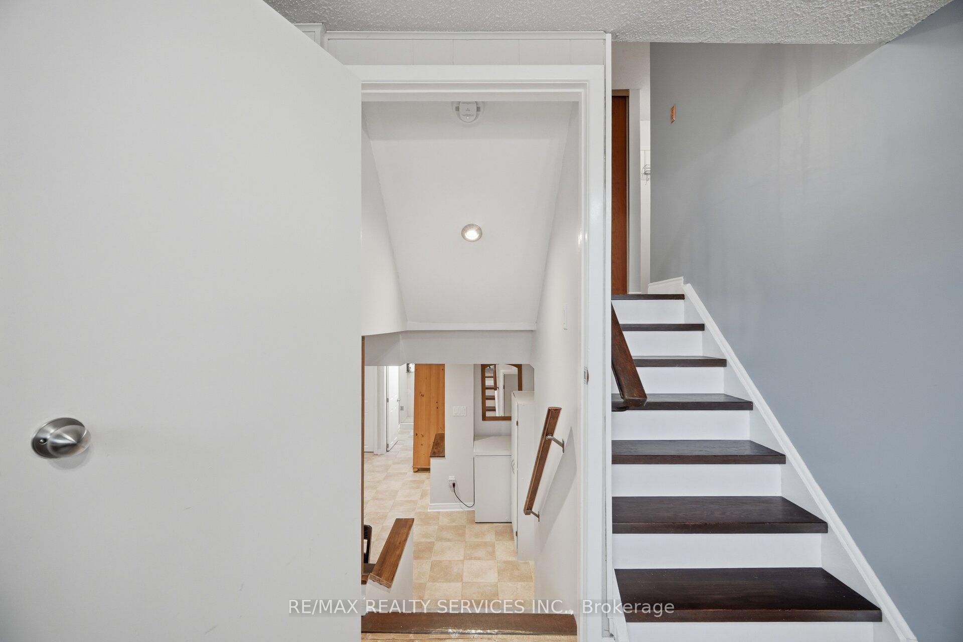 152 Weybridge Trail Property Photo 34