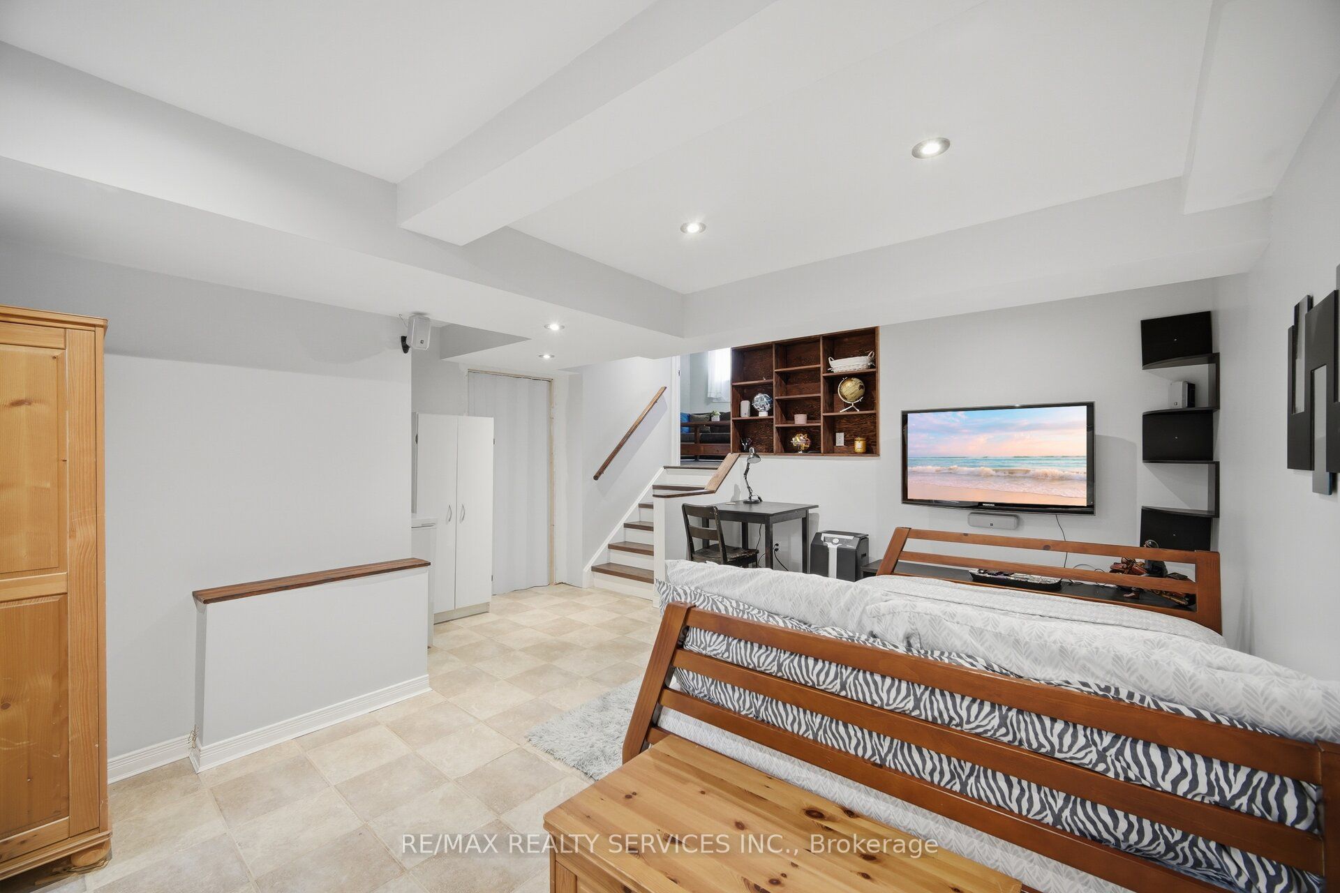 152 Weybridge Trail Property Photo 37