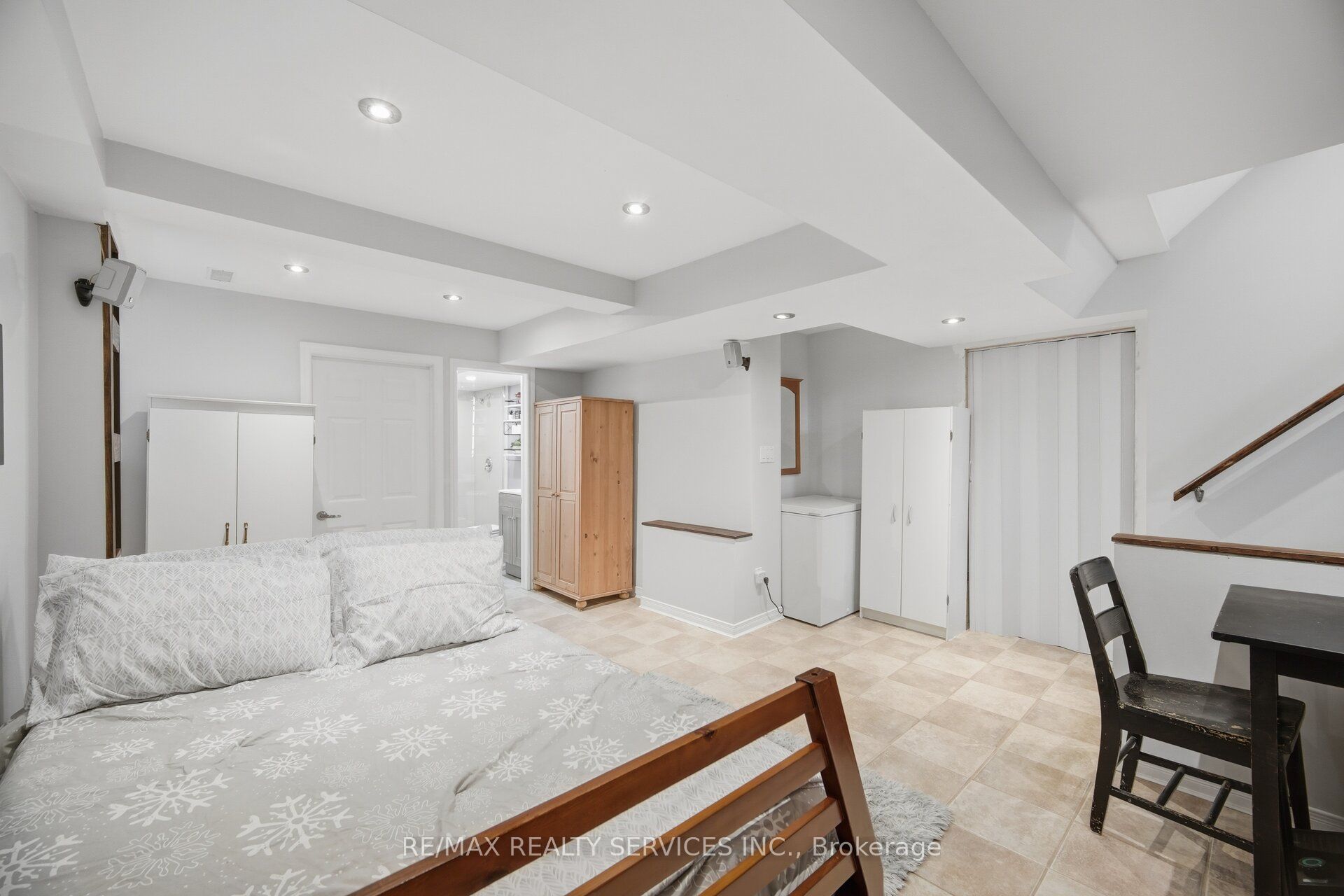 152 Weybridge Trail Property Photo 38