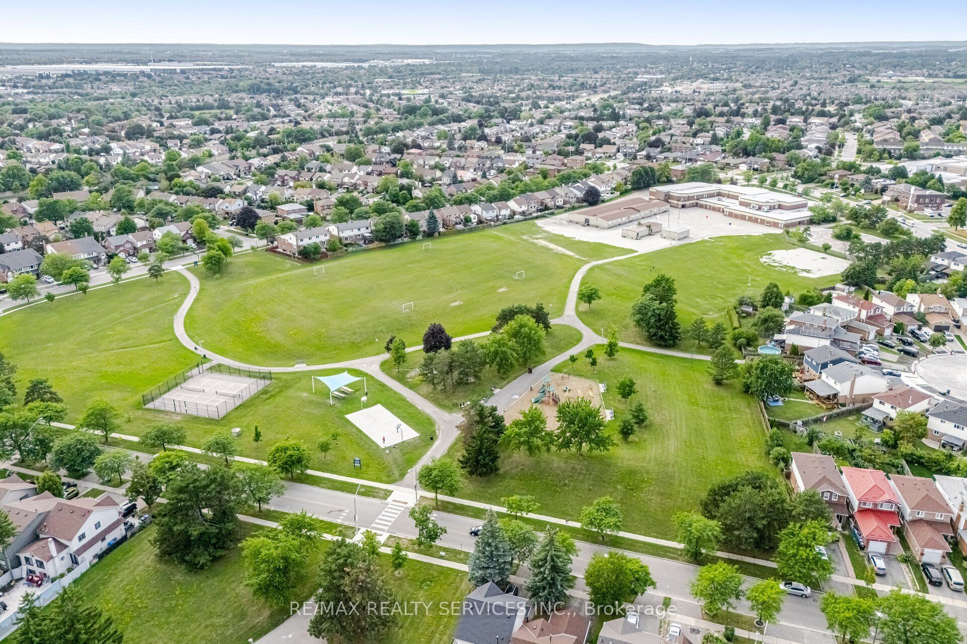 152 Weybridge Trail Property Photo 49