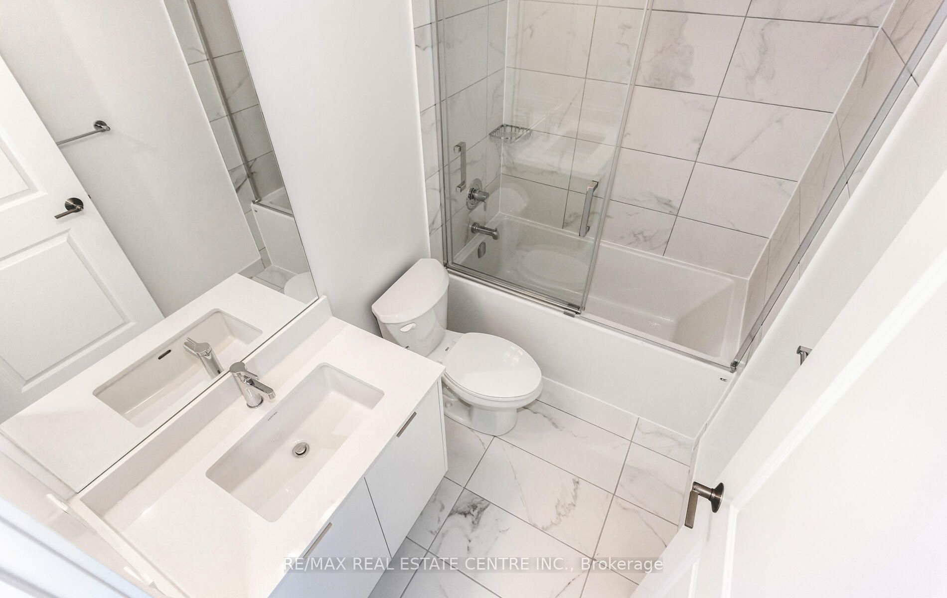 204 Burnhamthorpe Road E 1307 Property Photo 26