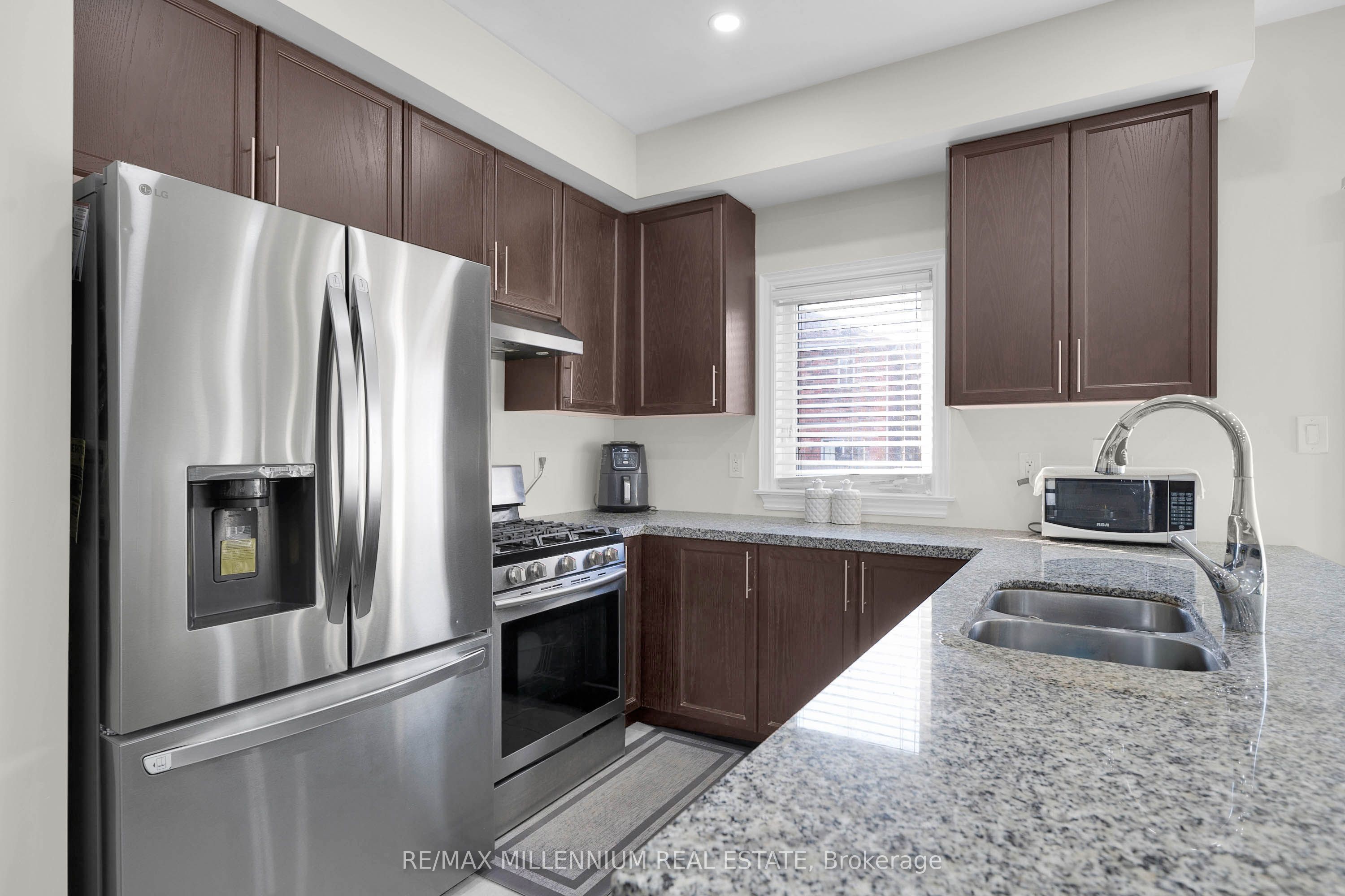 18 Brussels Avenue Property Photo 20