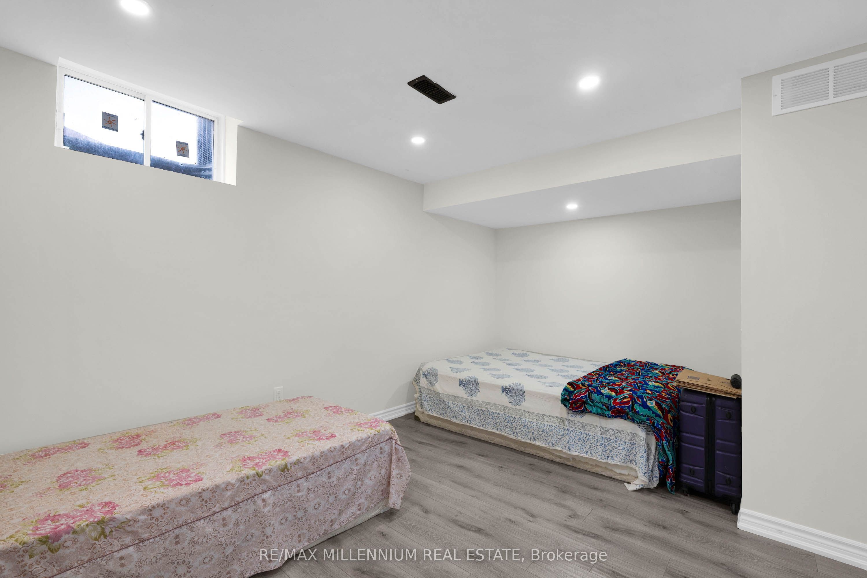 18 Brussels Avenue Property Photo 33