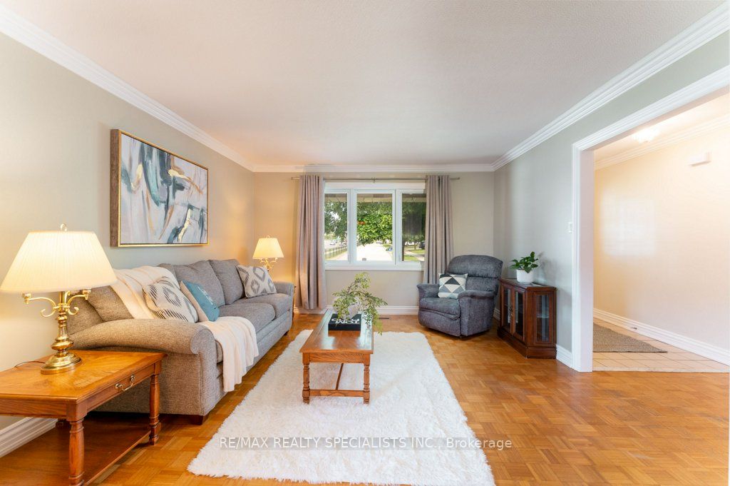 330 Hickory Circle Property Photo 4