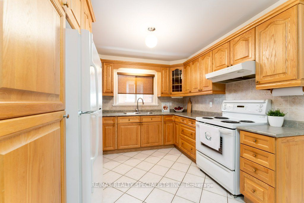 330 Hickory Circle Property Photo 7