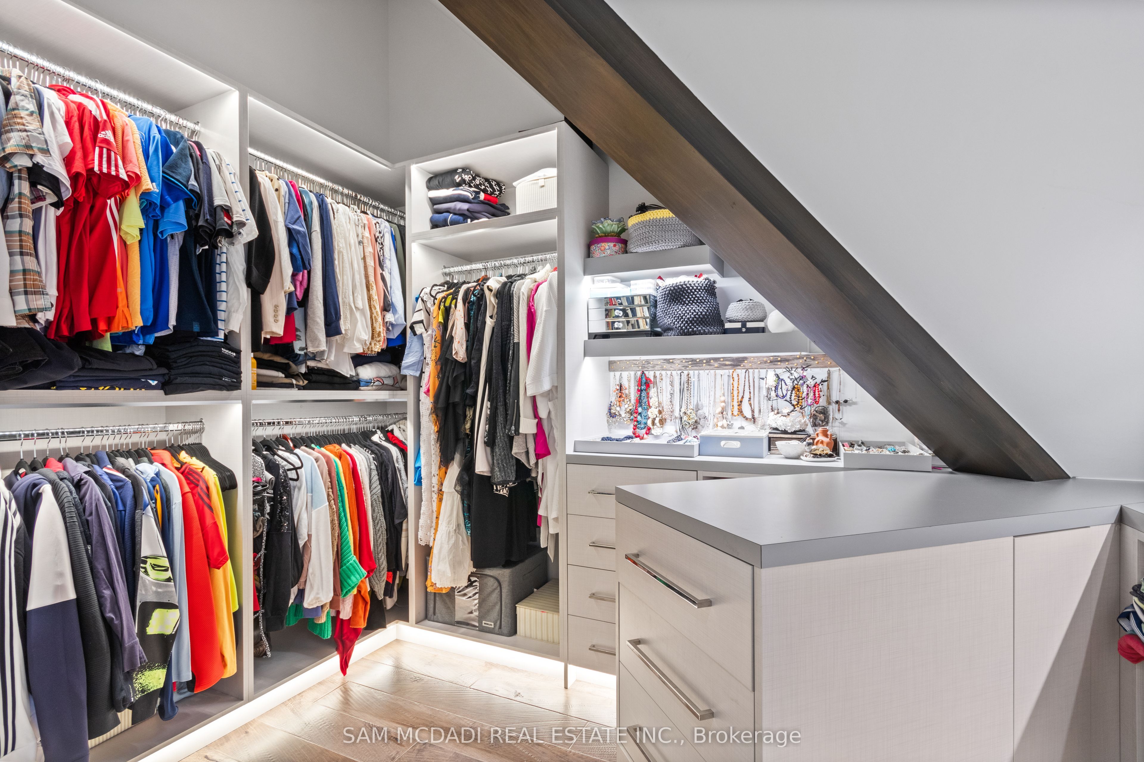 1031 Welwyn Drive Property Photo 28