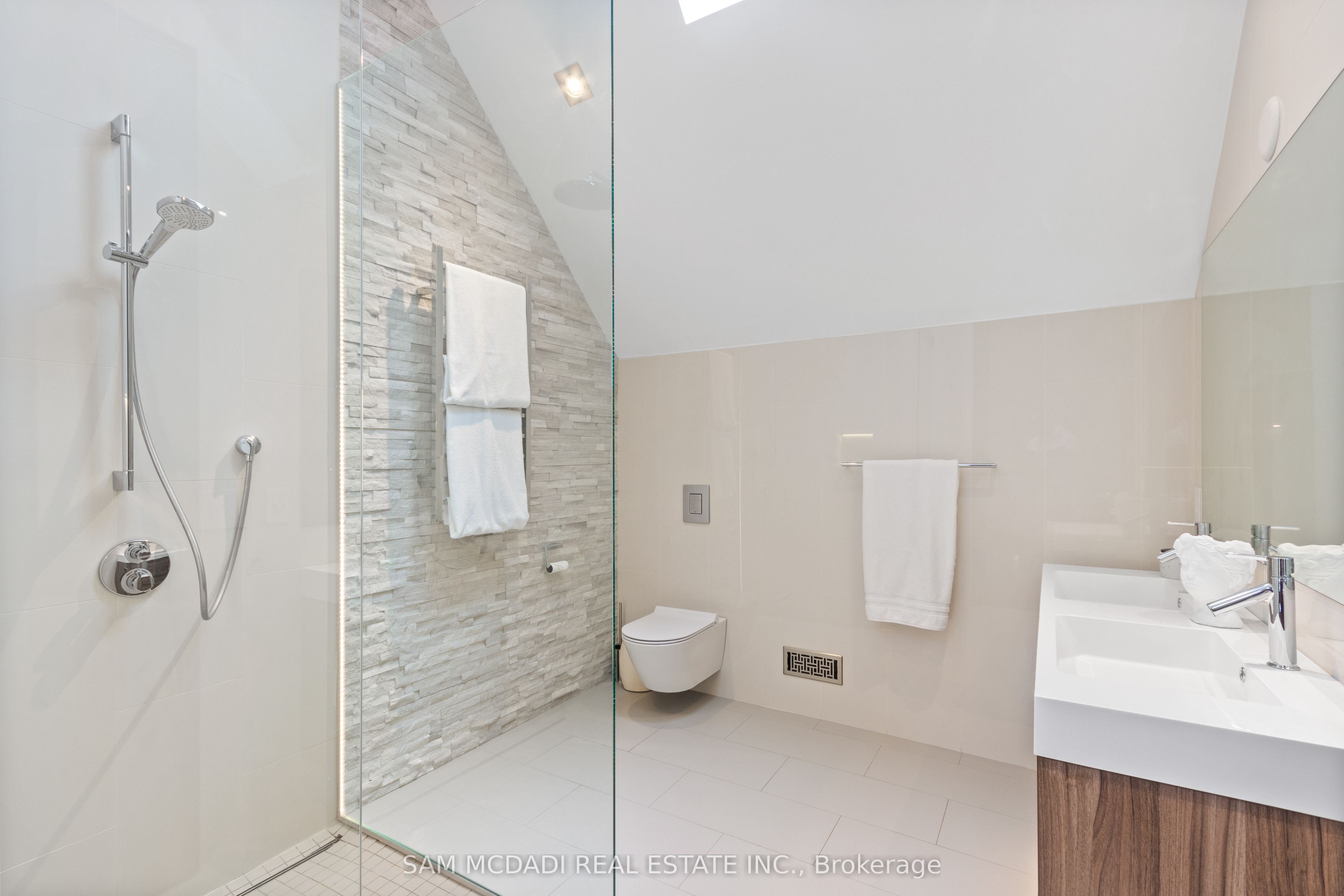 1031 Welwyn Drive Property Photo 31