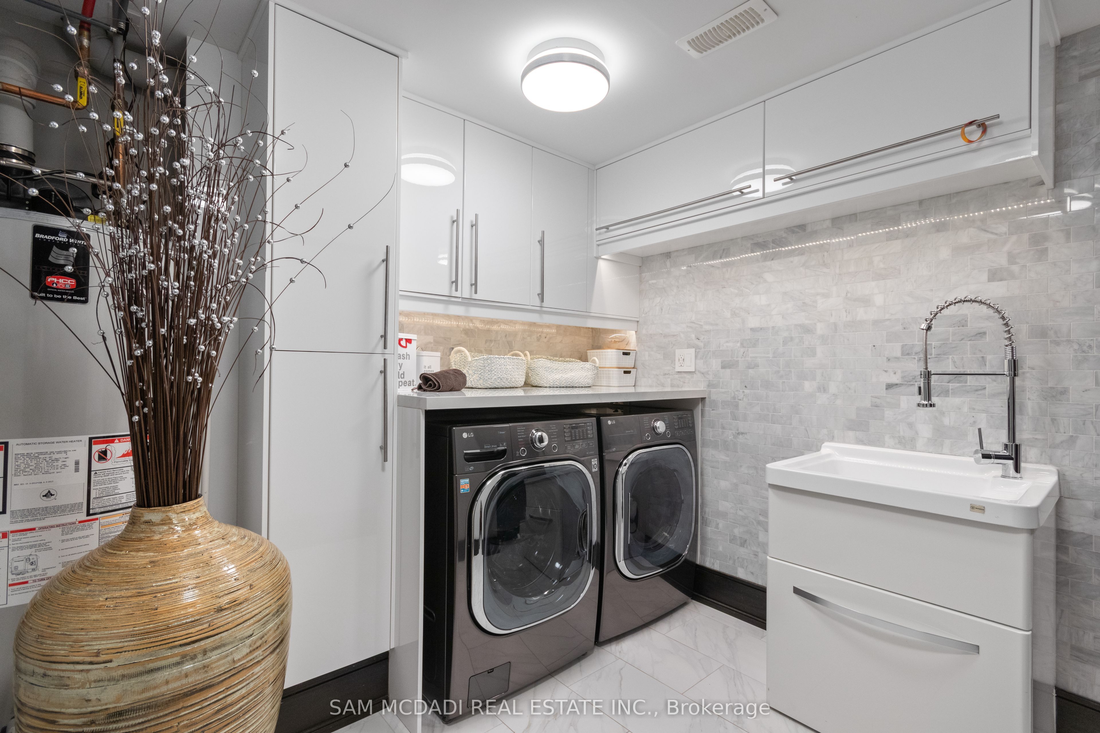 1031 Welwyn Drive Property Photo 44