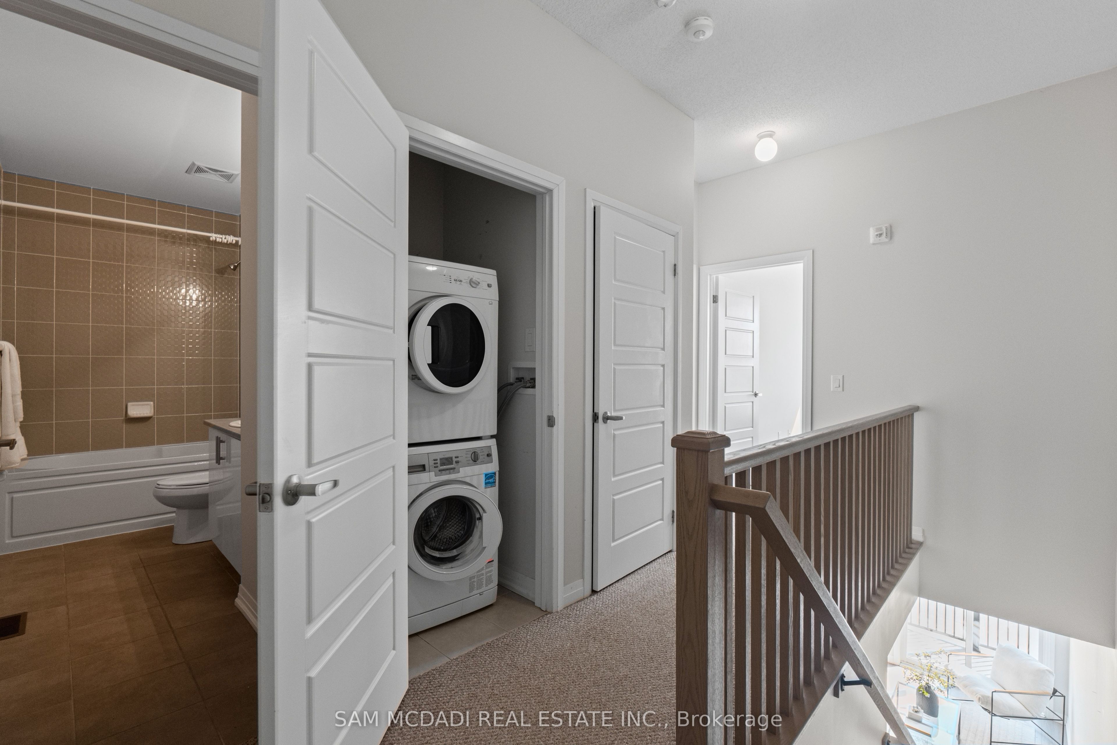 1208 Main Street E 201 Property Photo 16