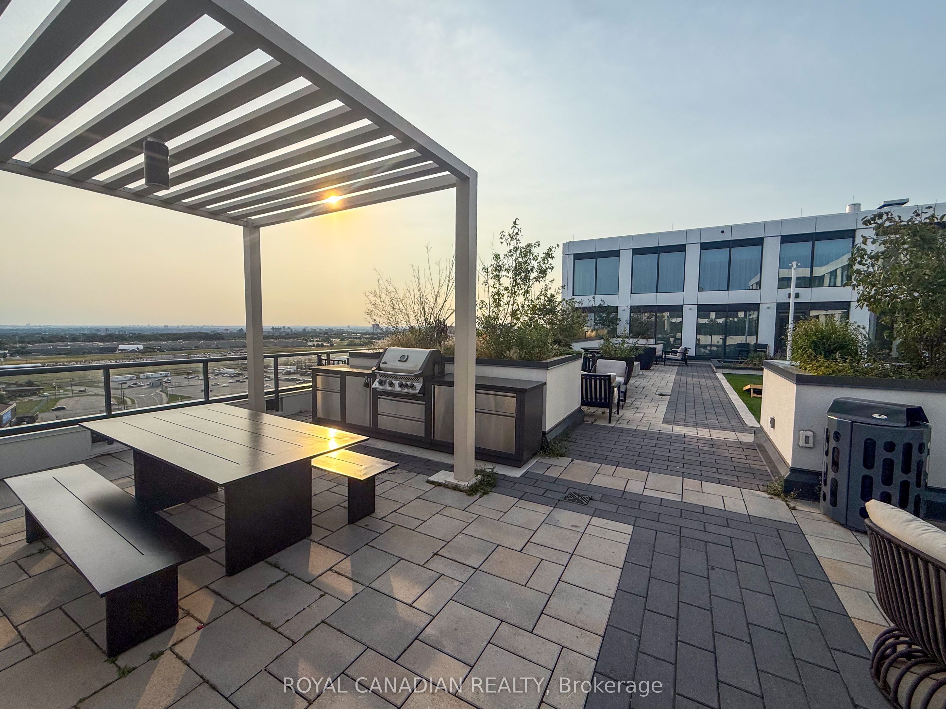 1100 Sheppard Avenue W Ph06 Property Photo 45