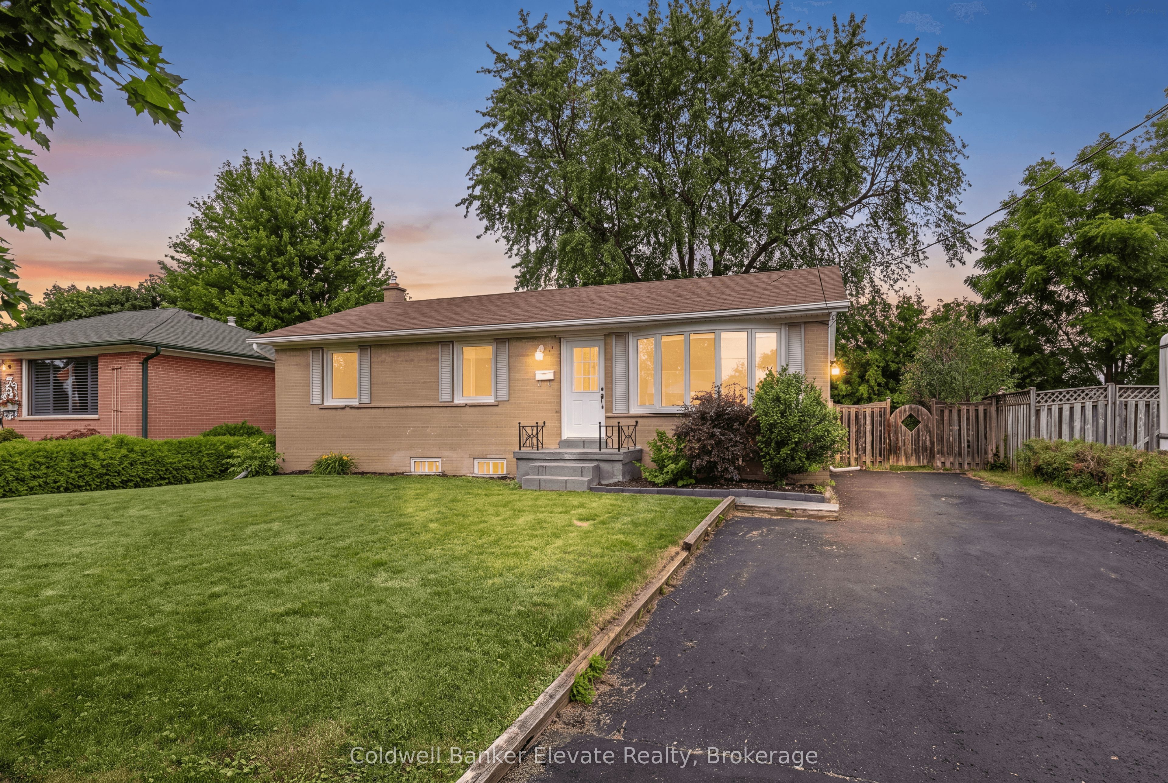 39 Mcgilvray Crescent Property Photo 1