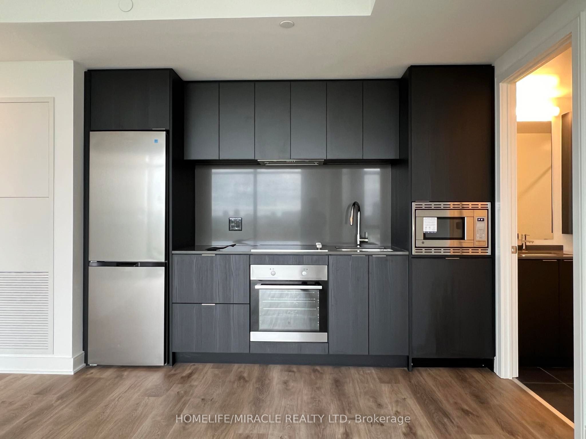 86 Dundas Street E 1603 Property Photo 3