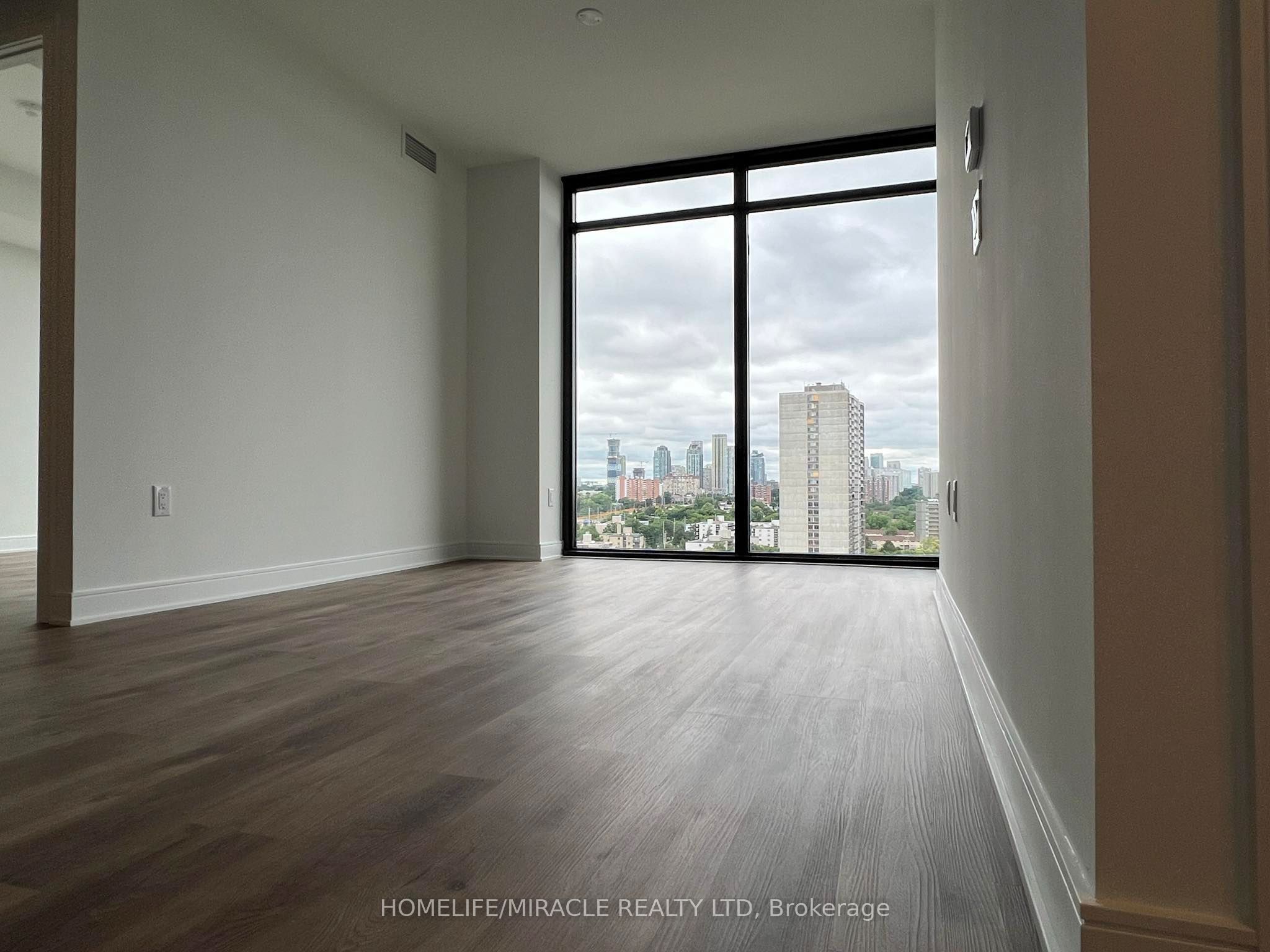 86 Dundas Street E 1603 Property Photo 5