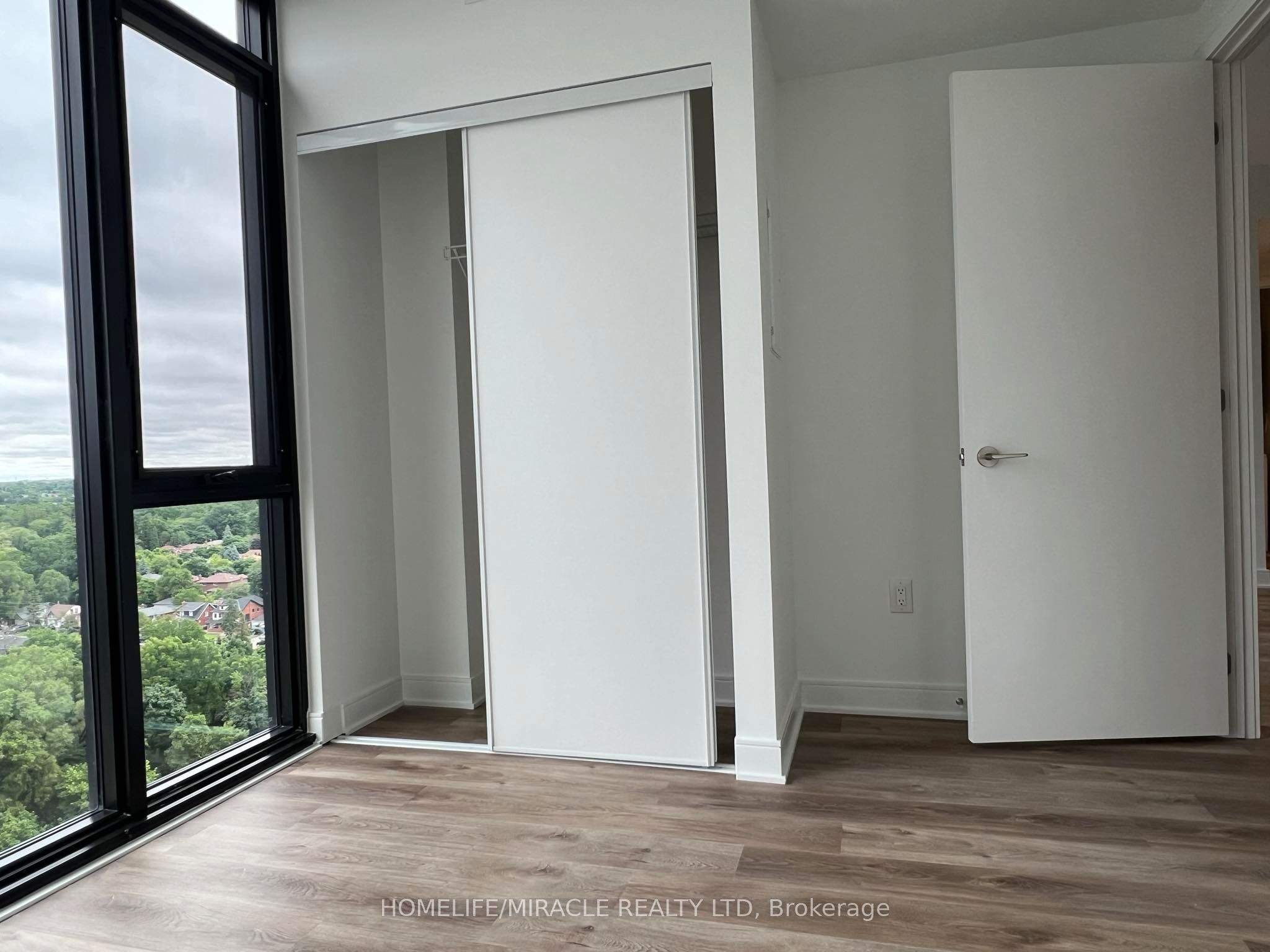 86 Dundas Street E 1603 Property Photo 9