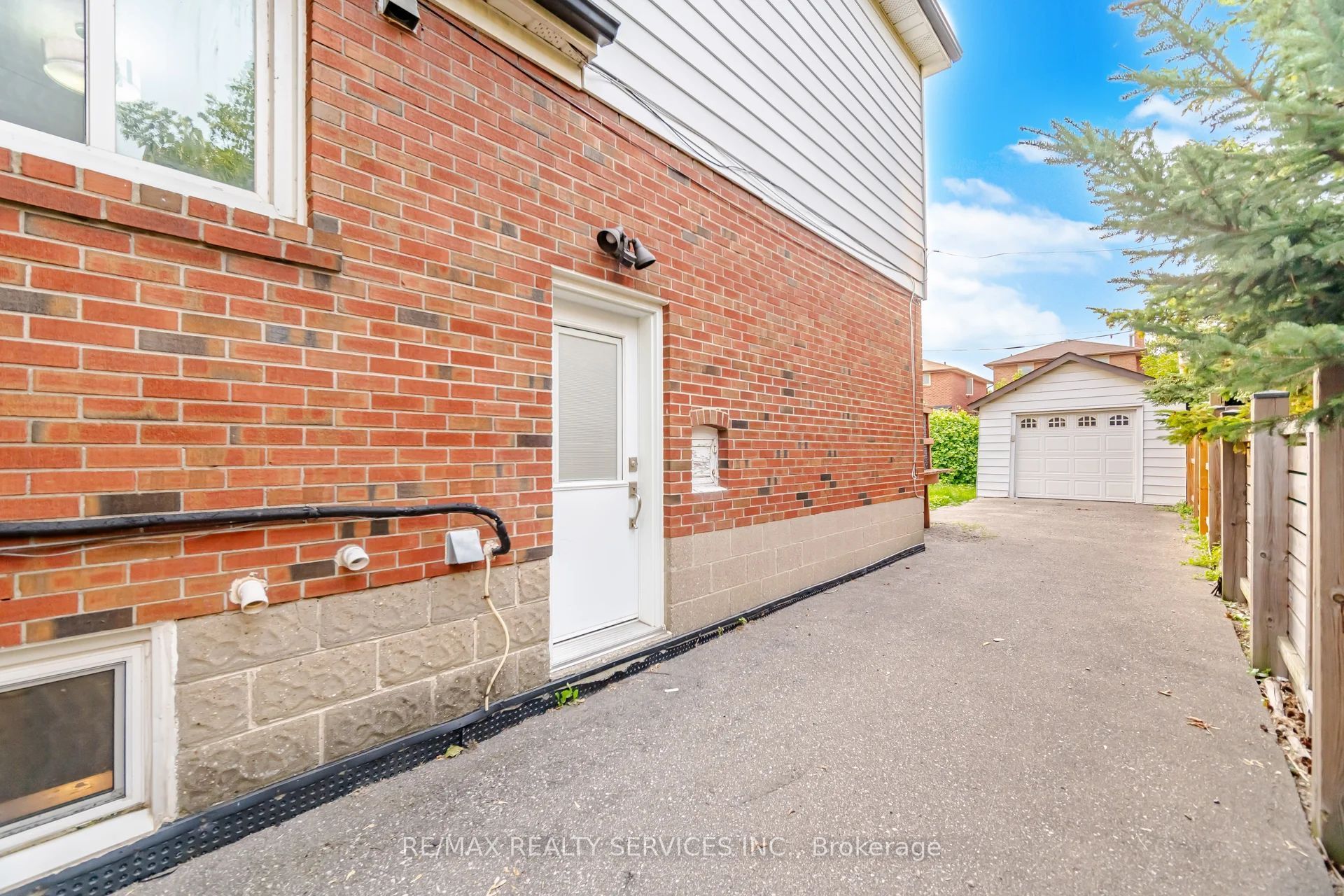 30 Elder Avenue Property Photo 21