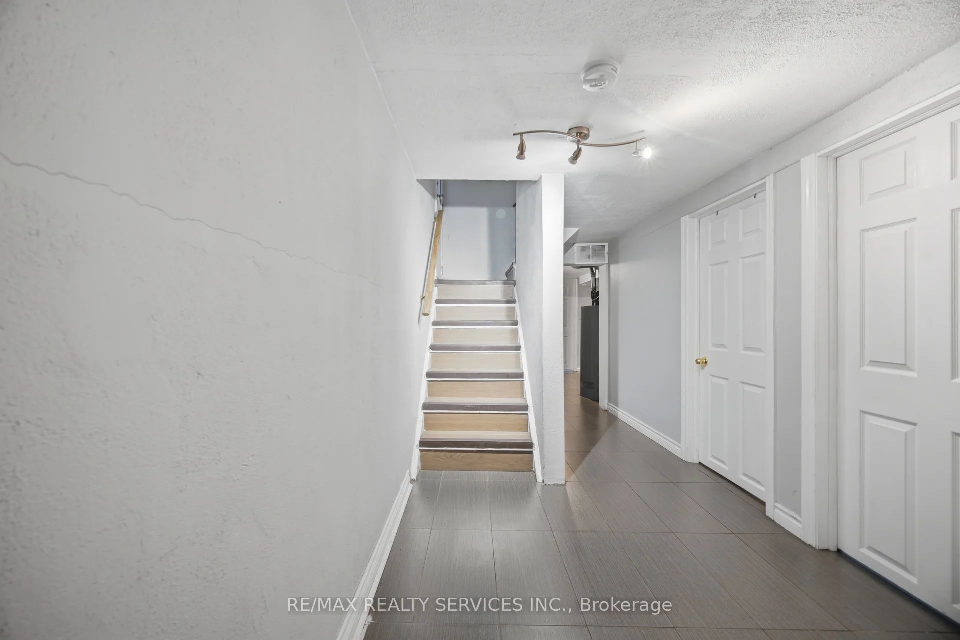 30 Elder Avenue Property Photo 22