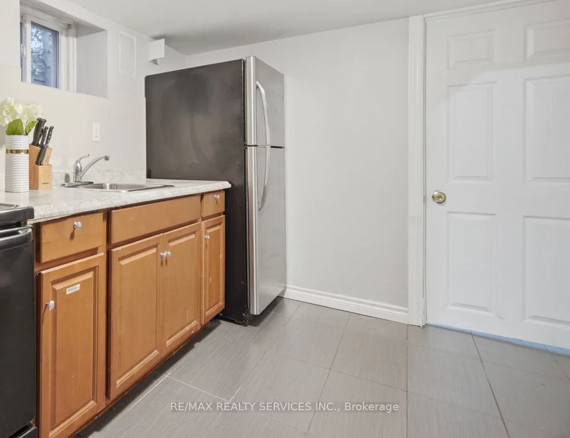 30 Elder Avenue Property Photo 23