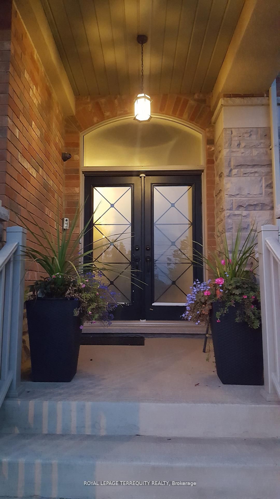 19 Black Diamond Crescent Property Photo 2