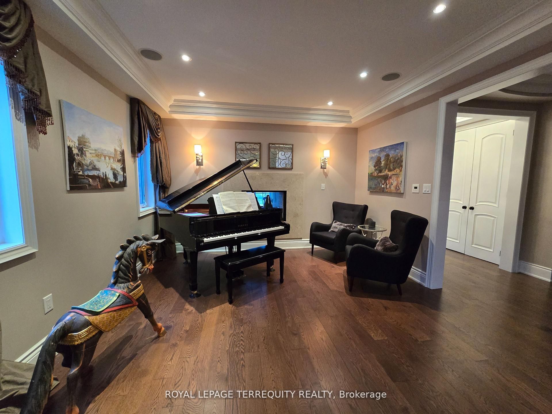 19 Black Diamond Crescent Property Photo 9