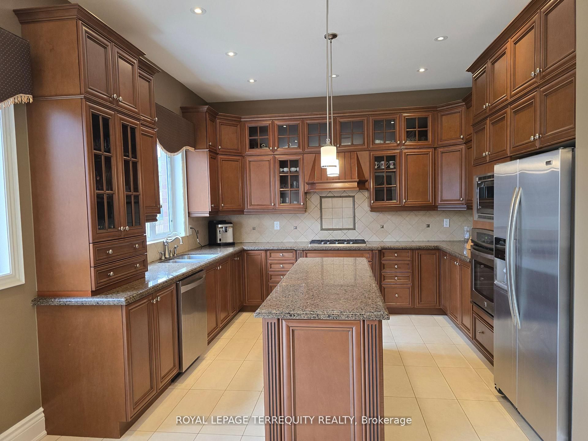 19 Black Diamond Crescent Property Photo 14