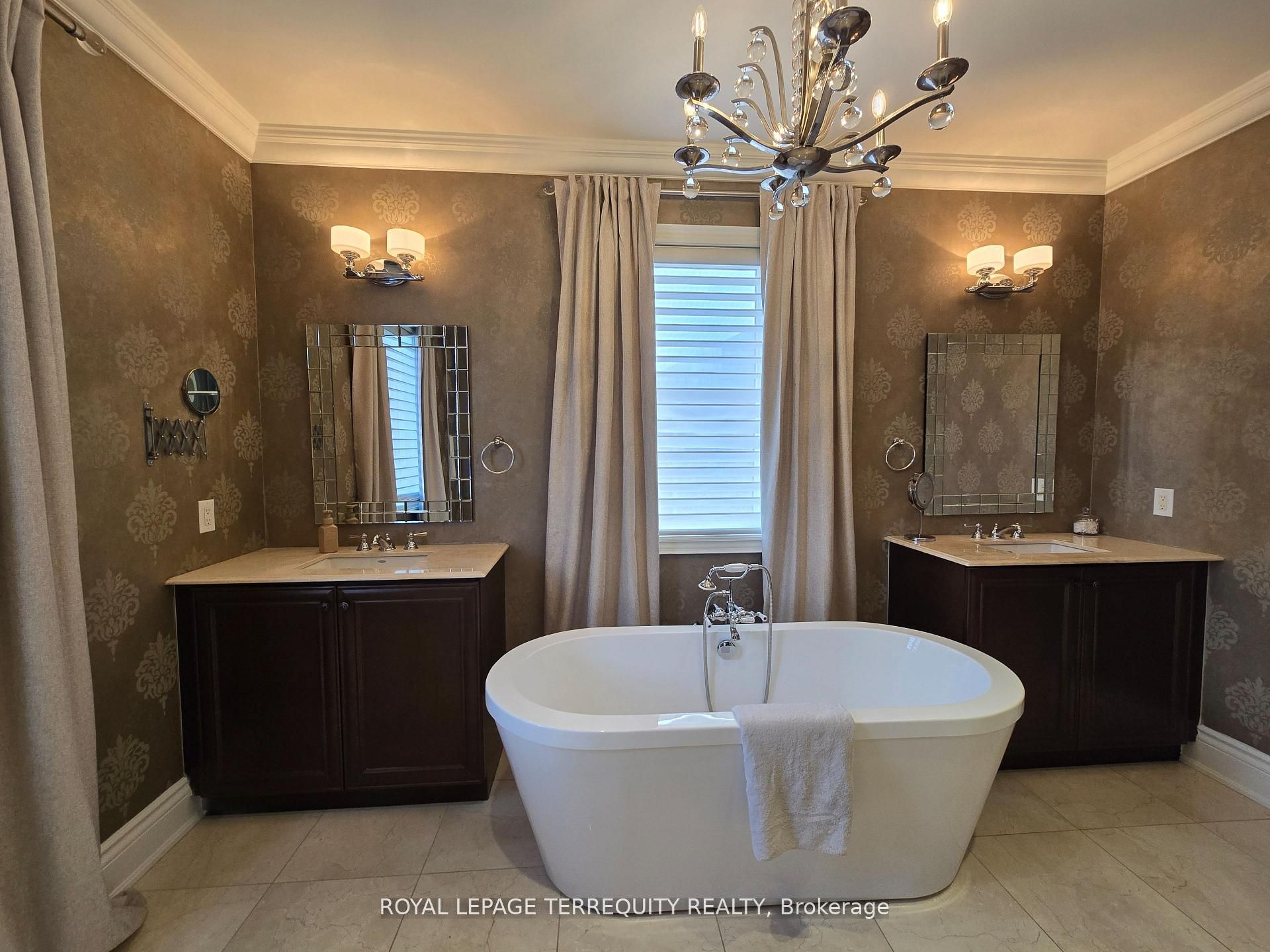 19 Black Diamond Crescent Property Photo 23