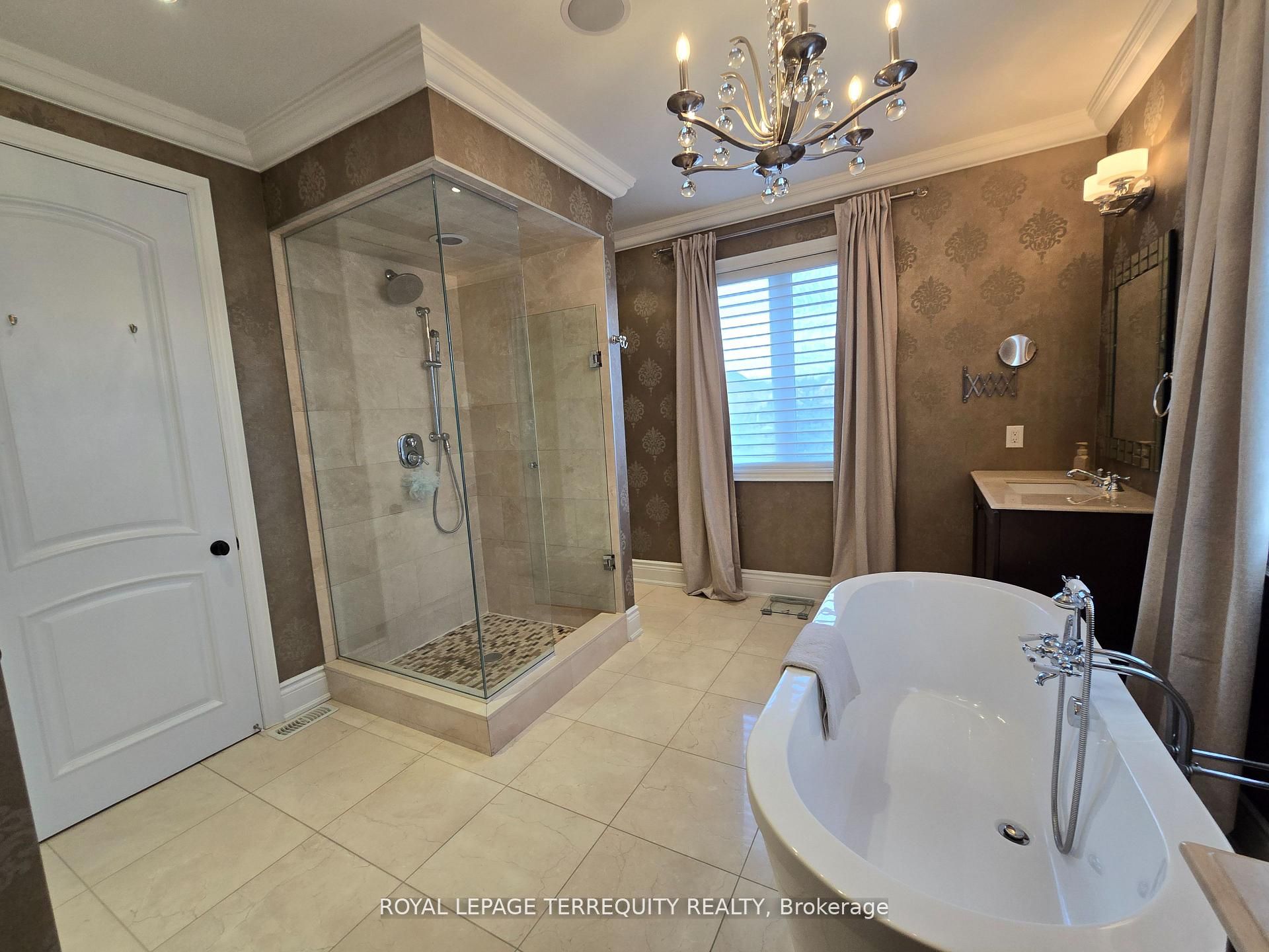 19 Black Diamond Crescent Property Photo 25