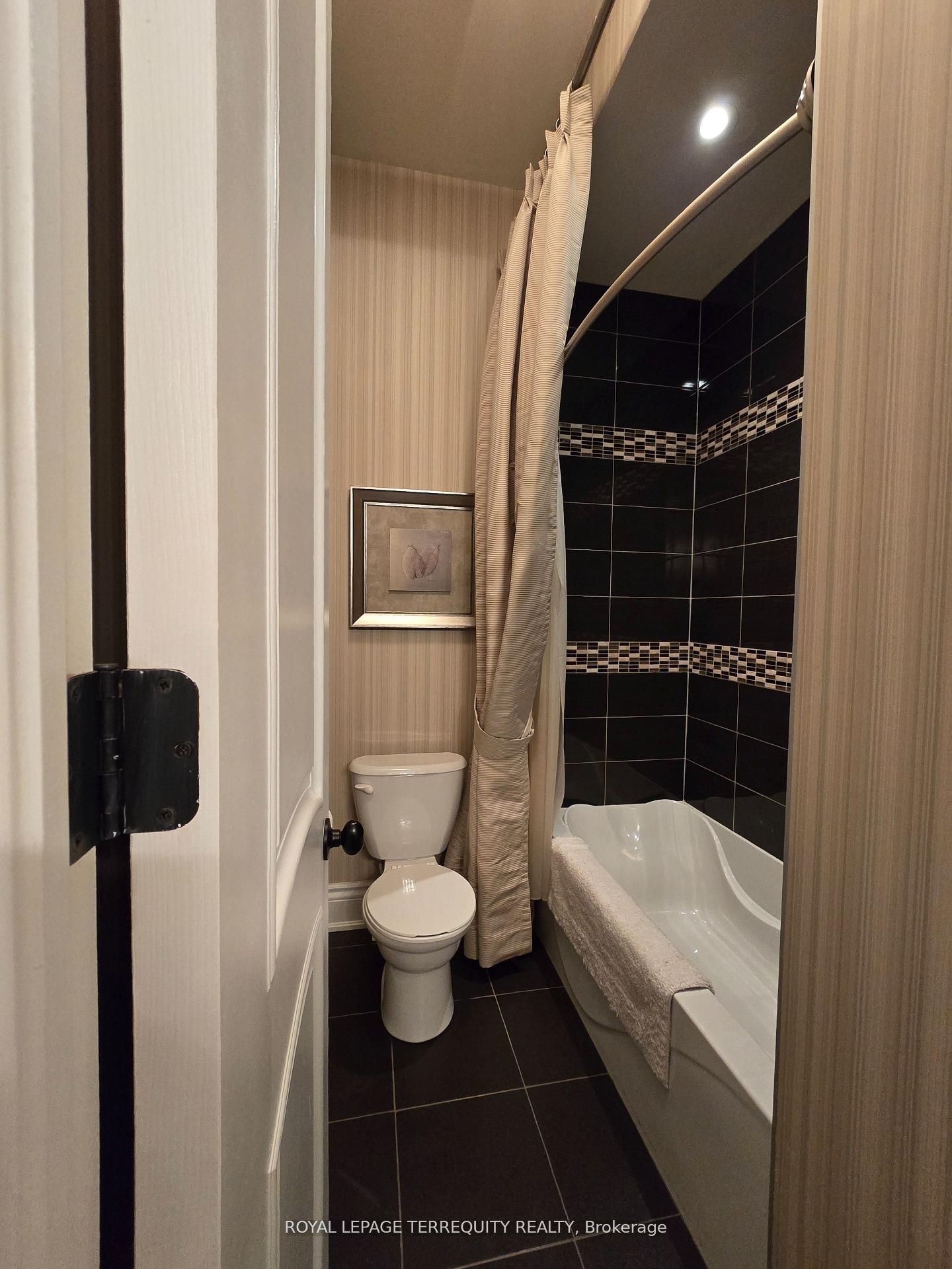 19 Black Diamond Crescent Property Photo 29