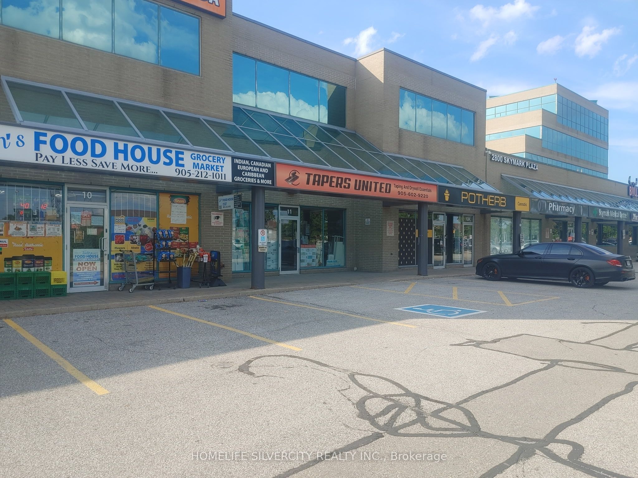 2800 Skymark Avenue 10 Property Photo 1