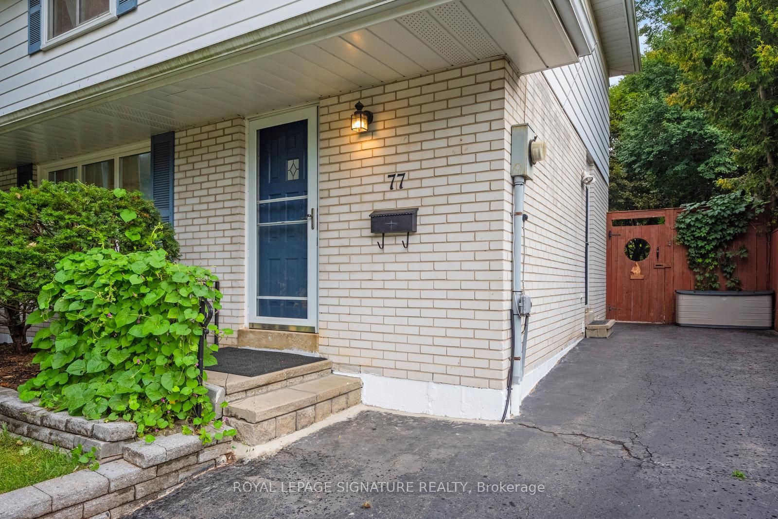 77 Mccraney Street W Property Photo 3