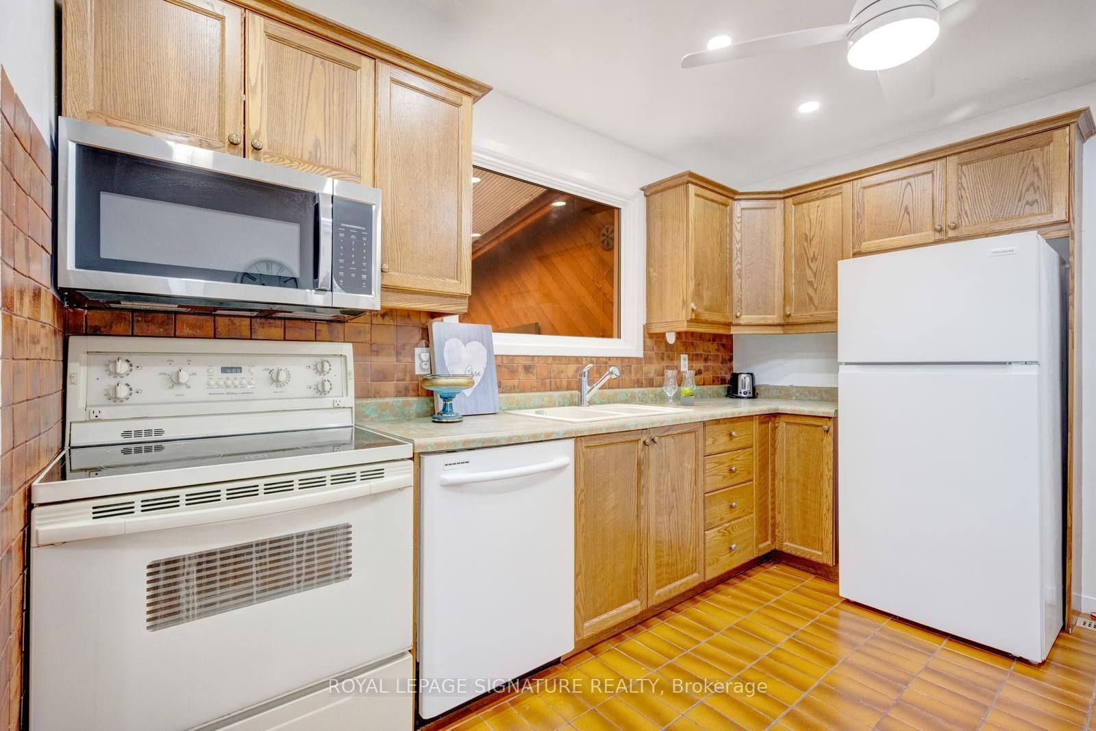 77 Mccraney Street W Property Photo 5