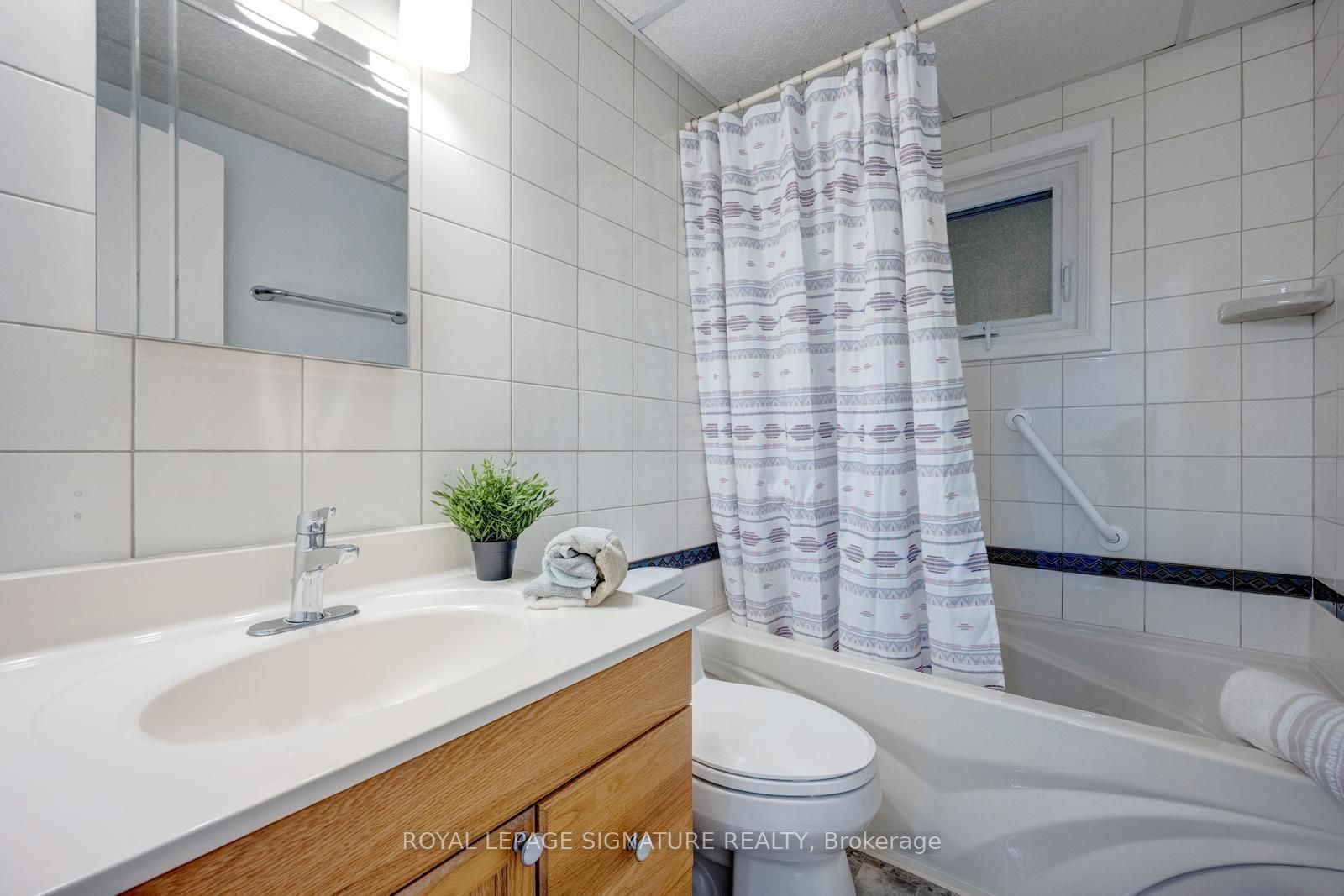 77 Mccraney Street W Property Photo 15
