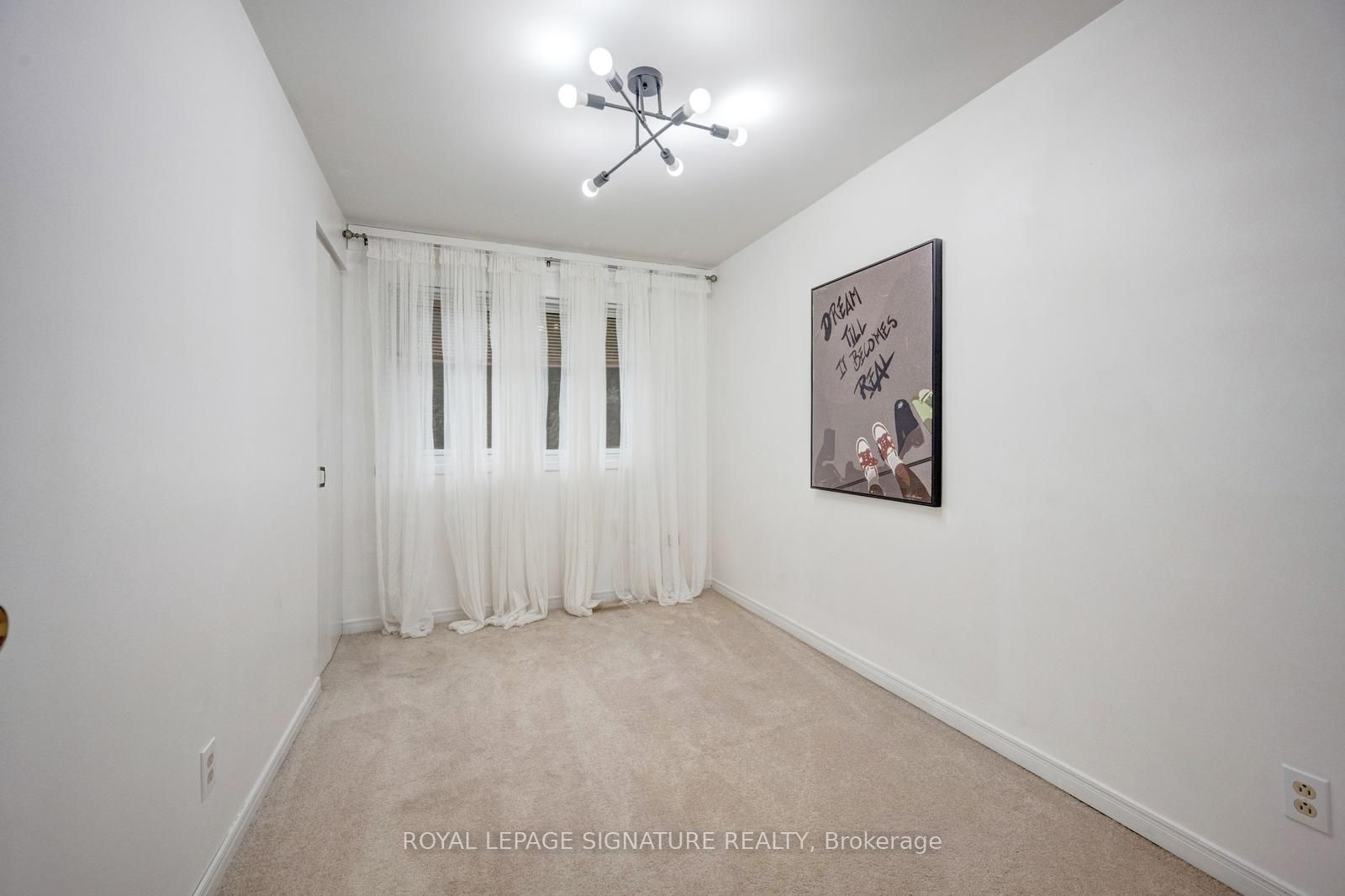 77 Mccraney Street W Property Photo 18